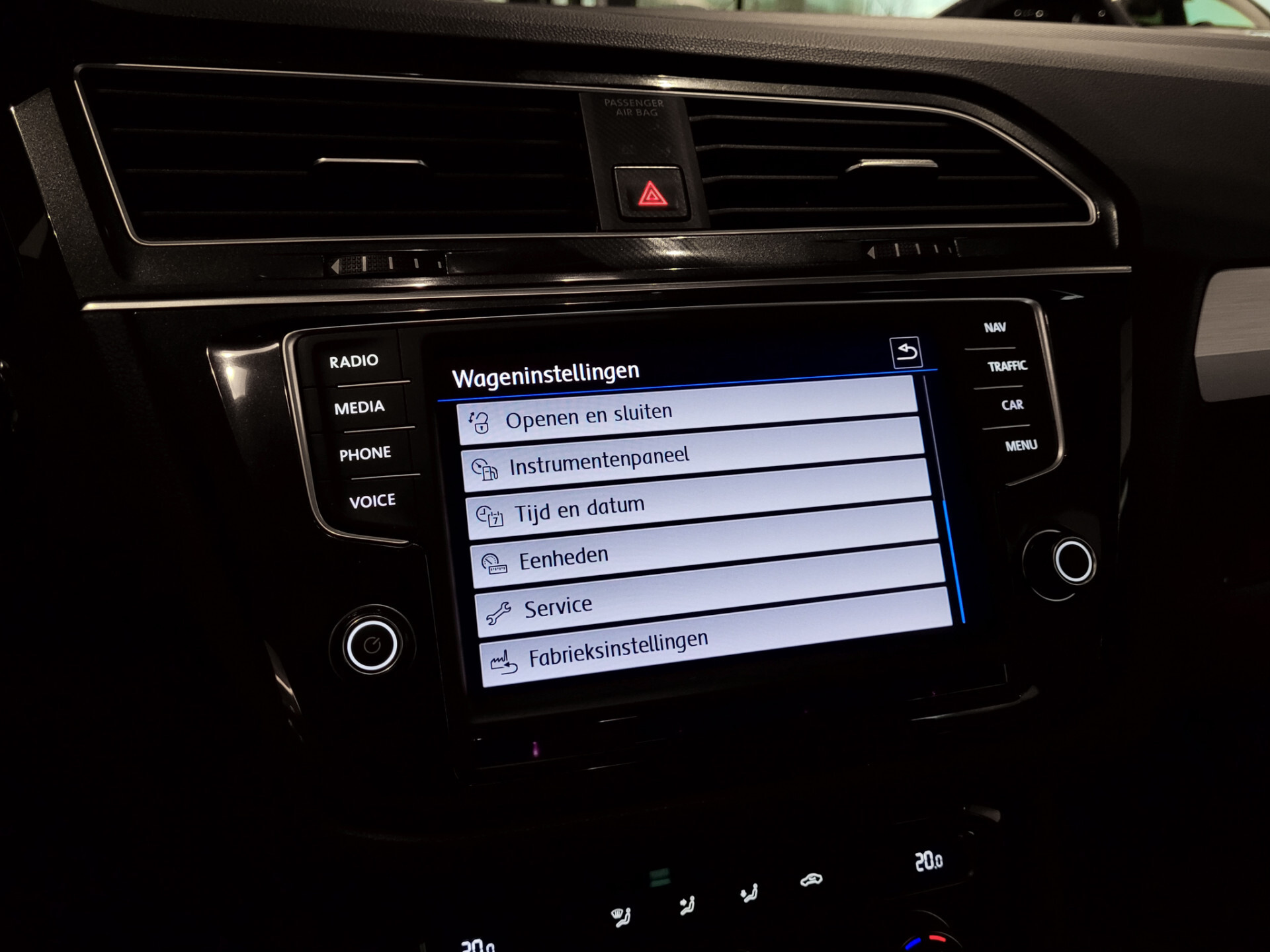 Volkswagen Tiguan 1.4 TSI R-Line Fullmap Navi | Carplay | ECC | DAB | 17" | Privacyglas | PDC Foto 16