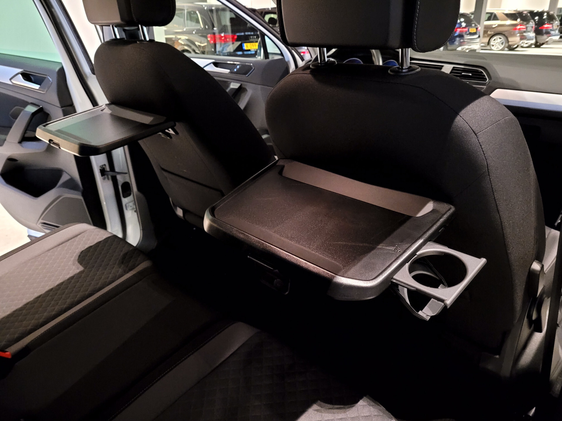 Volkswagen Tiguan 1.4 TSI R-Line Fullmap Navi | Carplay | ECC | DAB | 17" | Privacyglas | PDC Foto 27