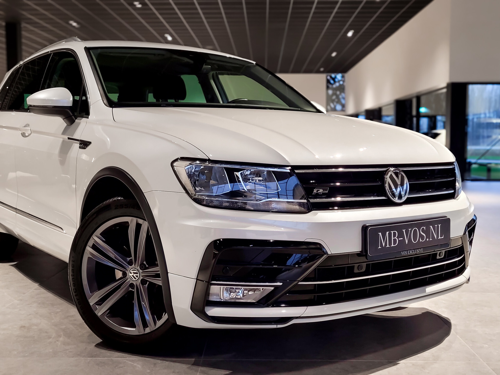 Volkswagen Tiguan 1.4 TSI R-Line Fullmap Navi | Carplay | ECC | DAB | 17" | Privacyglas | PDC Foto 30