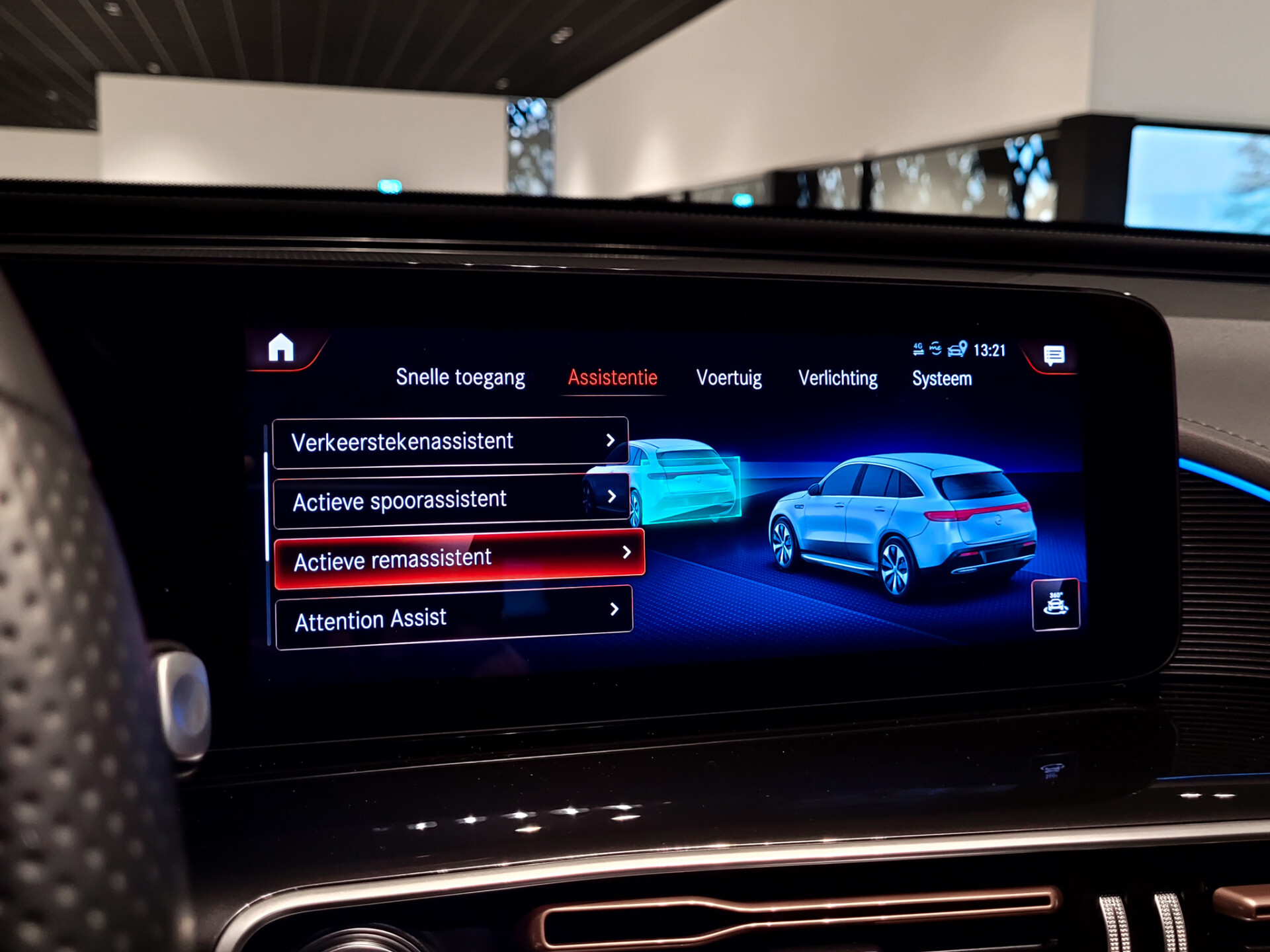 Mercedes-Benz EQC 400 4-M AMG Distronic | Keyless | 360 | Burmester | Trekhaak | Treeplanken | Incl. BTW Foto 21