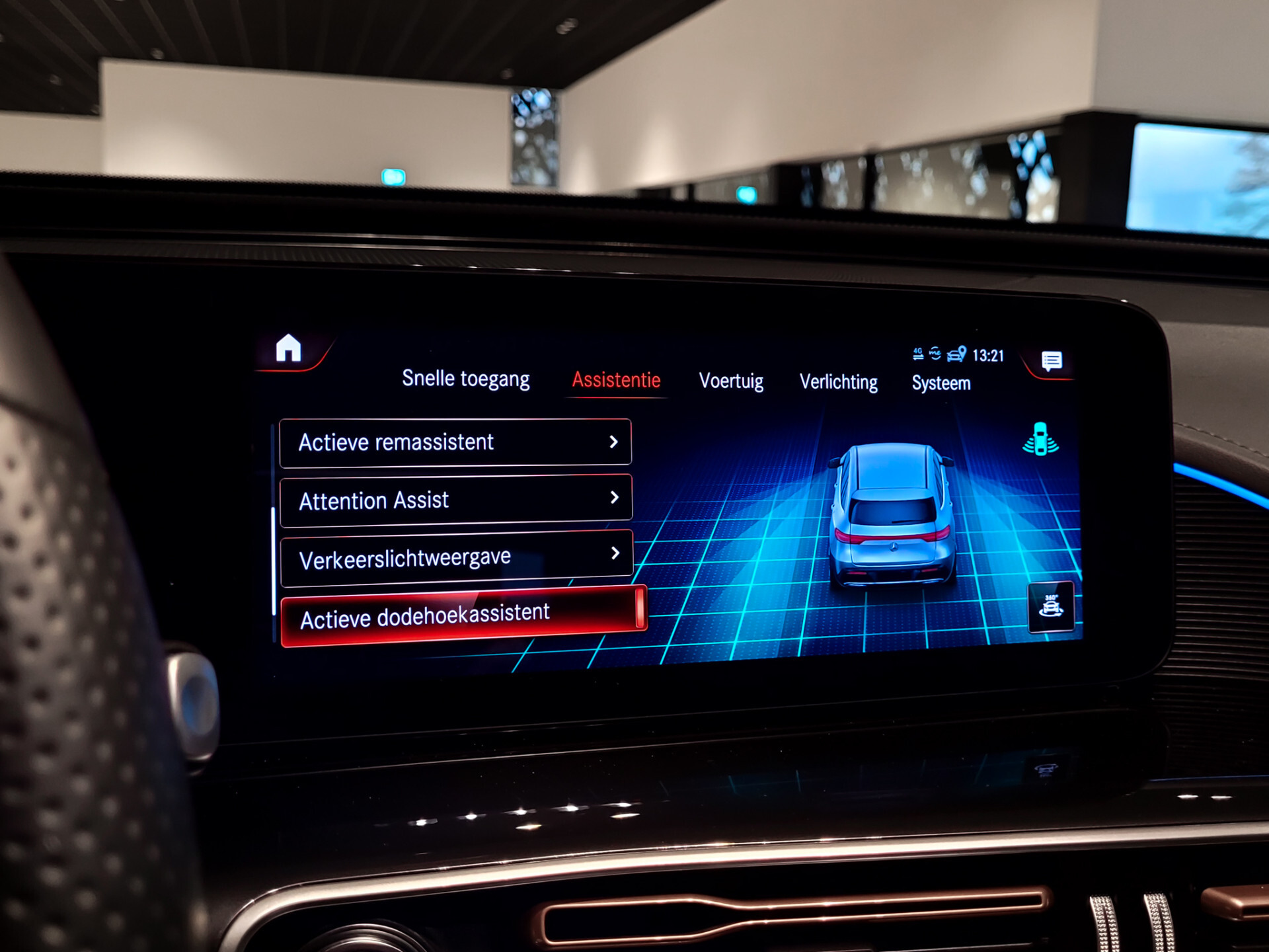 Mercedes-Benz EQC 400 4-M AMG Distronic | Keyless | 360 | Burmester | Trekhaak | Treeplanken | Incl. BTW Foto 26