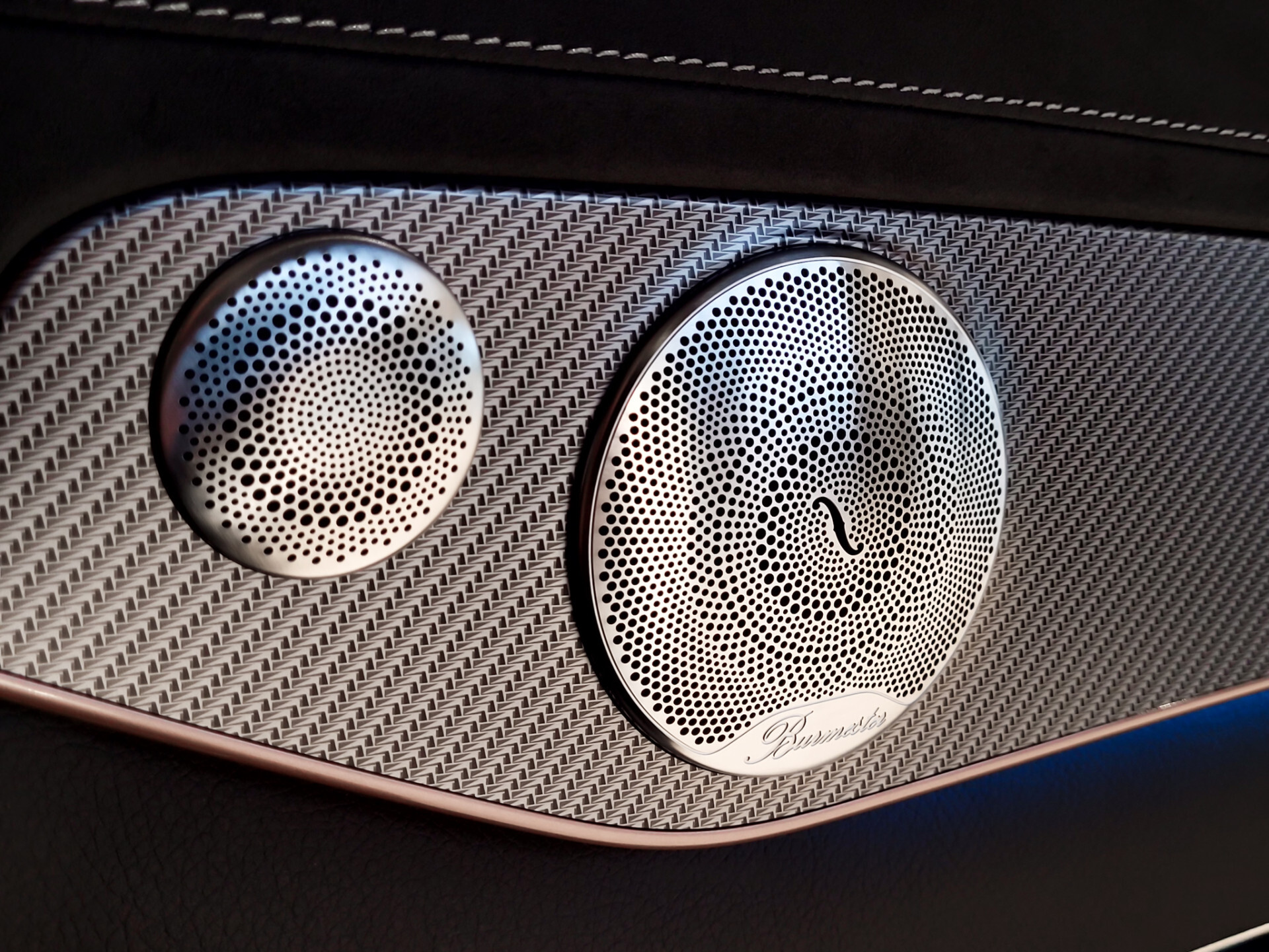 Mercedes-Benz EQC 400 4-M AMG Distronic | Keyless | 360 | Burmester | Trekhaak | Treeplanken | Incl. BTW Foto 32