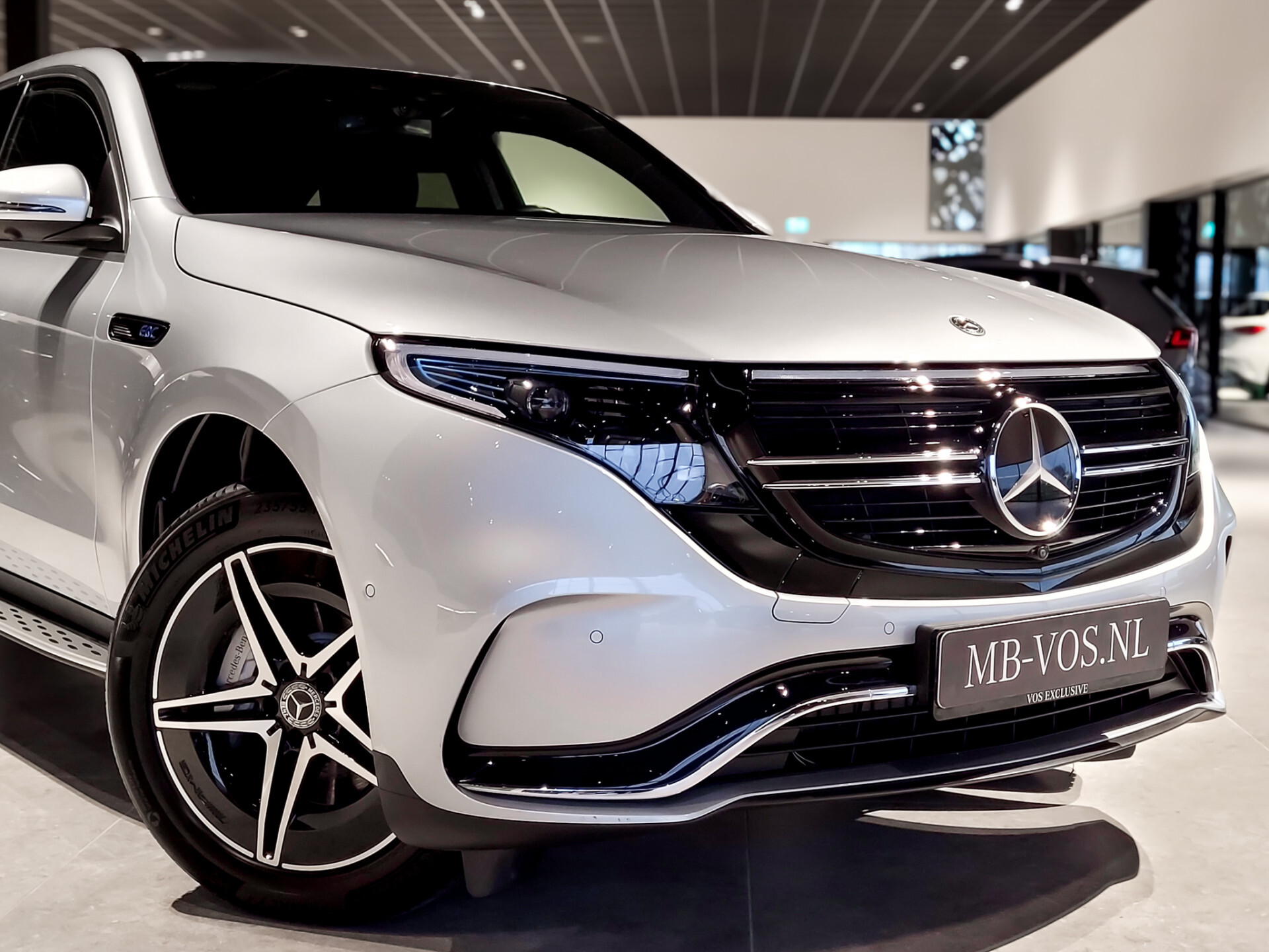 Mercedes-Benz EQC 400 4-M AMG Distronic | Keyless | 360 | Burmester | Trekhaak | Treeplanken | Incl. BTW Foto 41