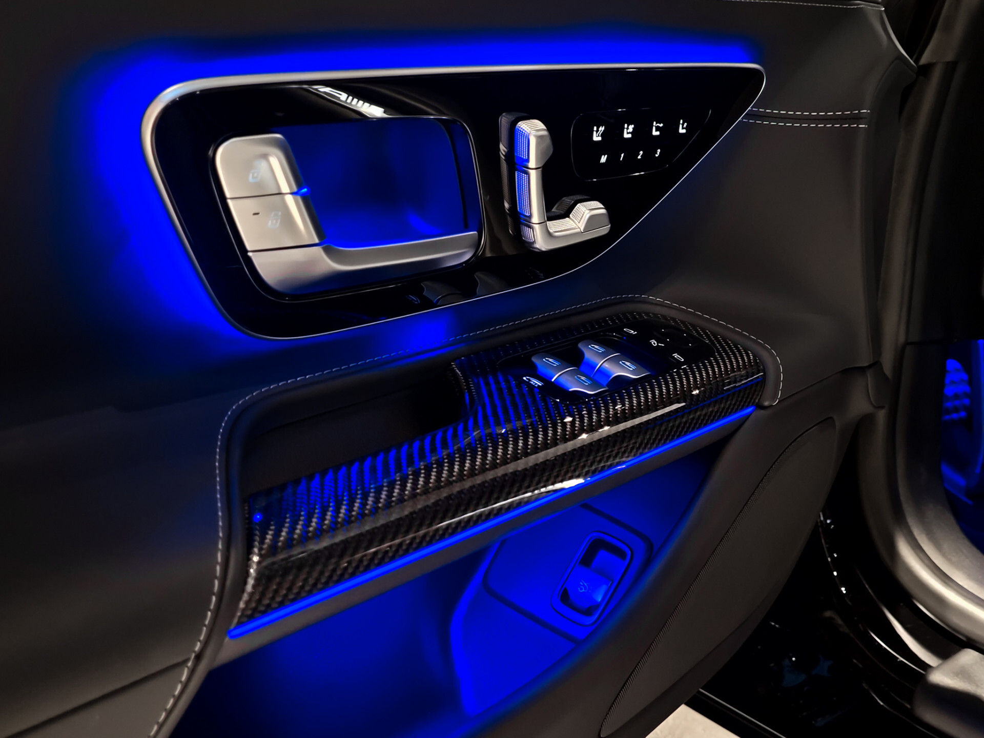 Mercedes-Benz SL-Klasse Roadster 63 4MATIC+ Ceramic | Lift | Achterassturing | Carbon | Dynamic Plus | Burmester | 21" | HUD | Manufaktur | Massage Foto 14