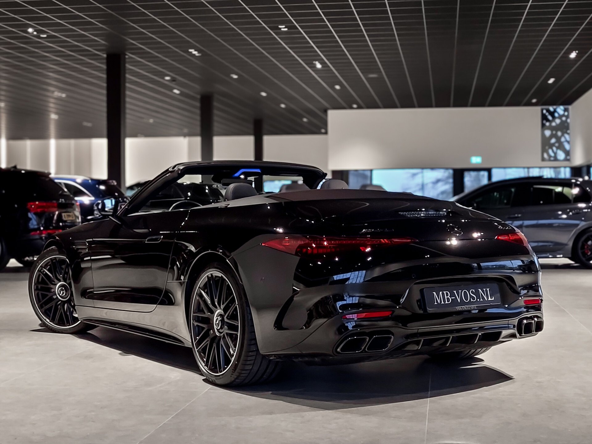 Mercedes-Benz SL-Klasse Roadster 63 4MATIC+ Ceramic | Lift | Achterassturing | Carbon | Dynamic Plus | Burmester | 21" | HUD | Manufaktur | Massage Foto 4