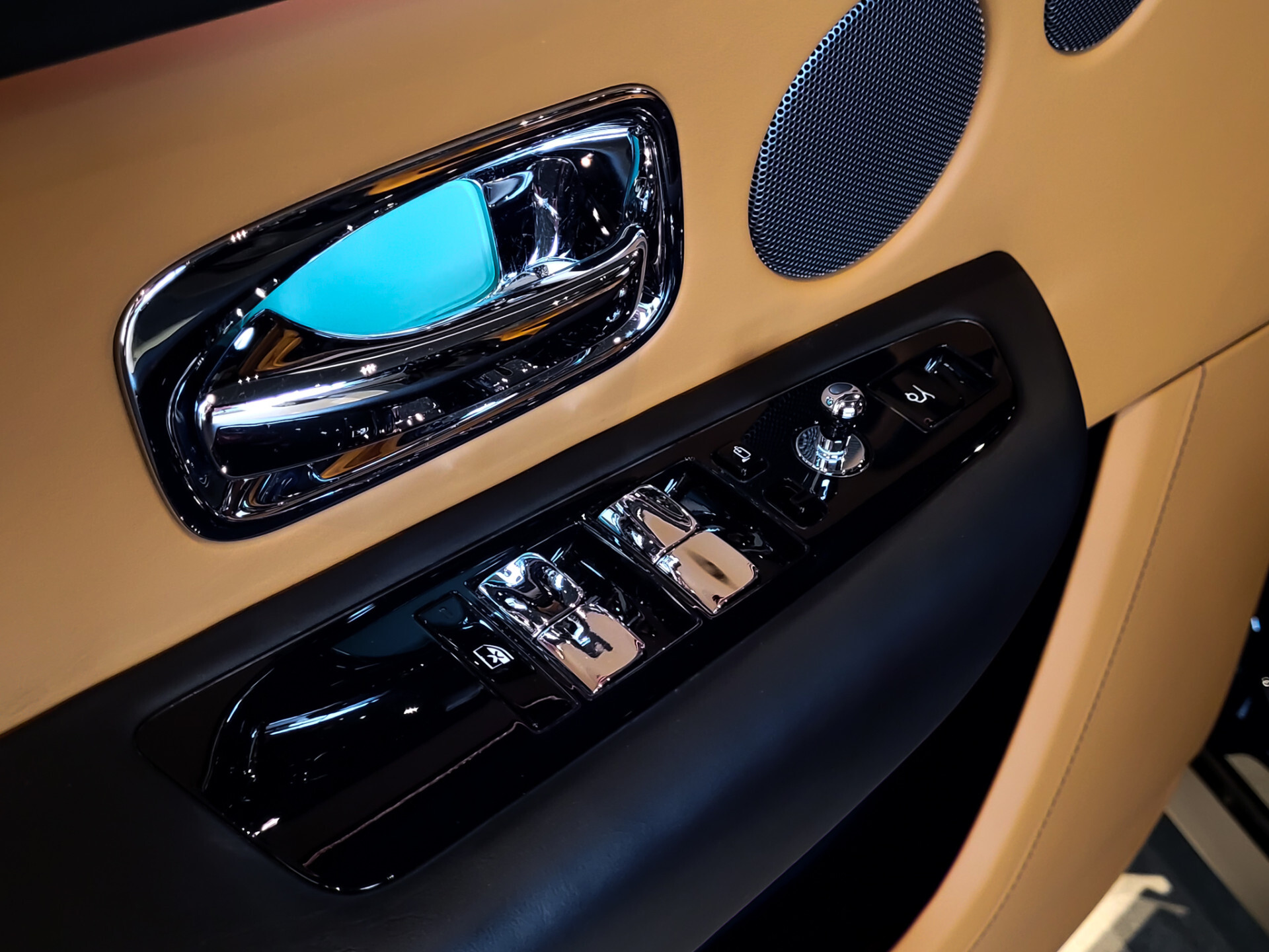 Rolls-Royce Cullinan 6.75 V12 Driving Assistant | Entertainment | Klaptafels | Panorama | Sterrenhemel | Mansory | 5-persoons | New Service Foto 13