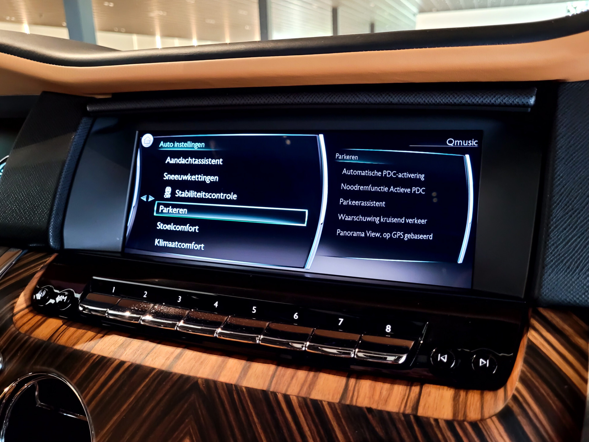 Rolls-Royce Cullinan 6.75 V12 Driving Assistant | Entertainment | Klaptafels | Panorama | Sterrenhemel | Mansory | 5-persoons | New Service Foto 22