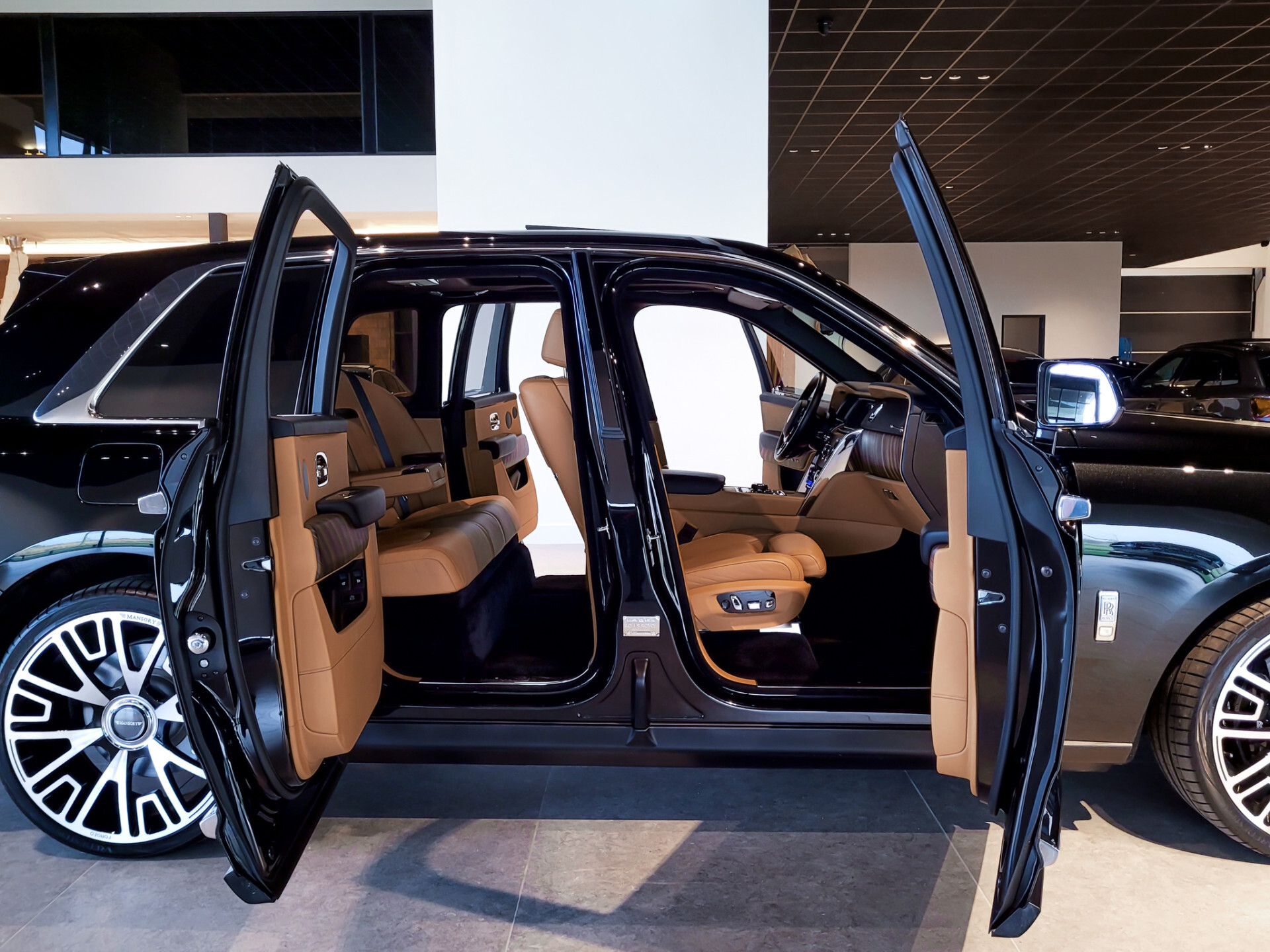 Rolls-Royce Cullinan 6.75 V12 Driving Assistant | Entertainment | Klaptafels | Panorama | Sterrenhemel | Mansory | 5-persoons | New Service Foto 23