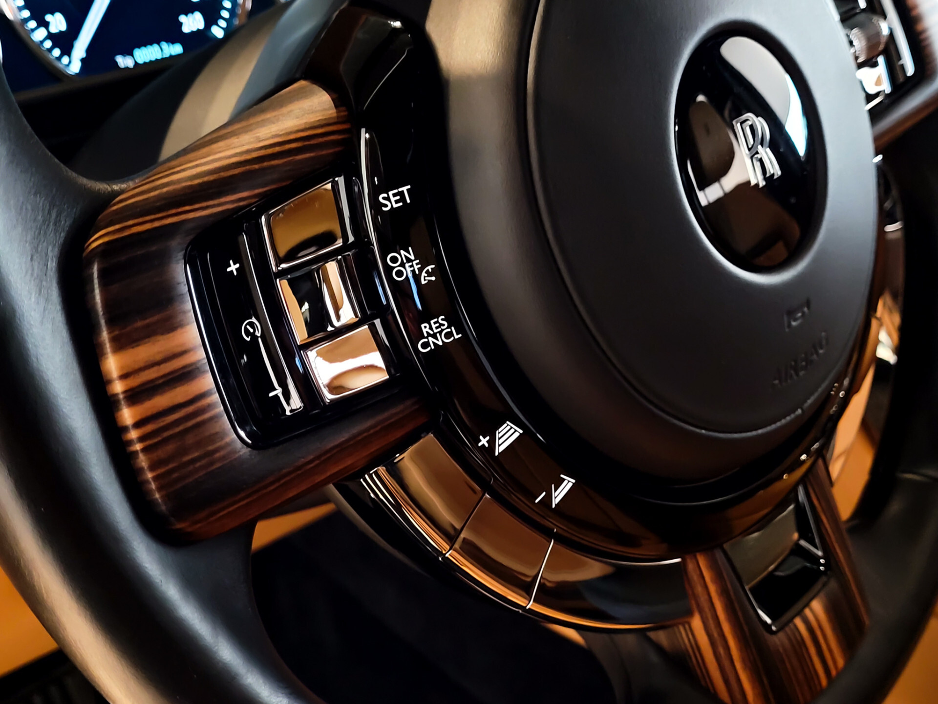 Rolls-Royce Cullinan 6.75 V12 Driving Assistant | Entertainment | Klaptafels | Panorama | Sterrenhemel | Mansory | 5-persoons | New Service Foto 35