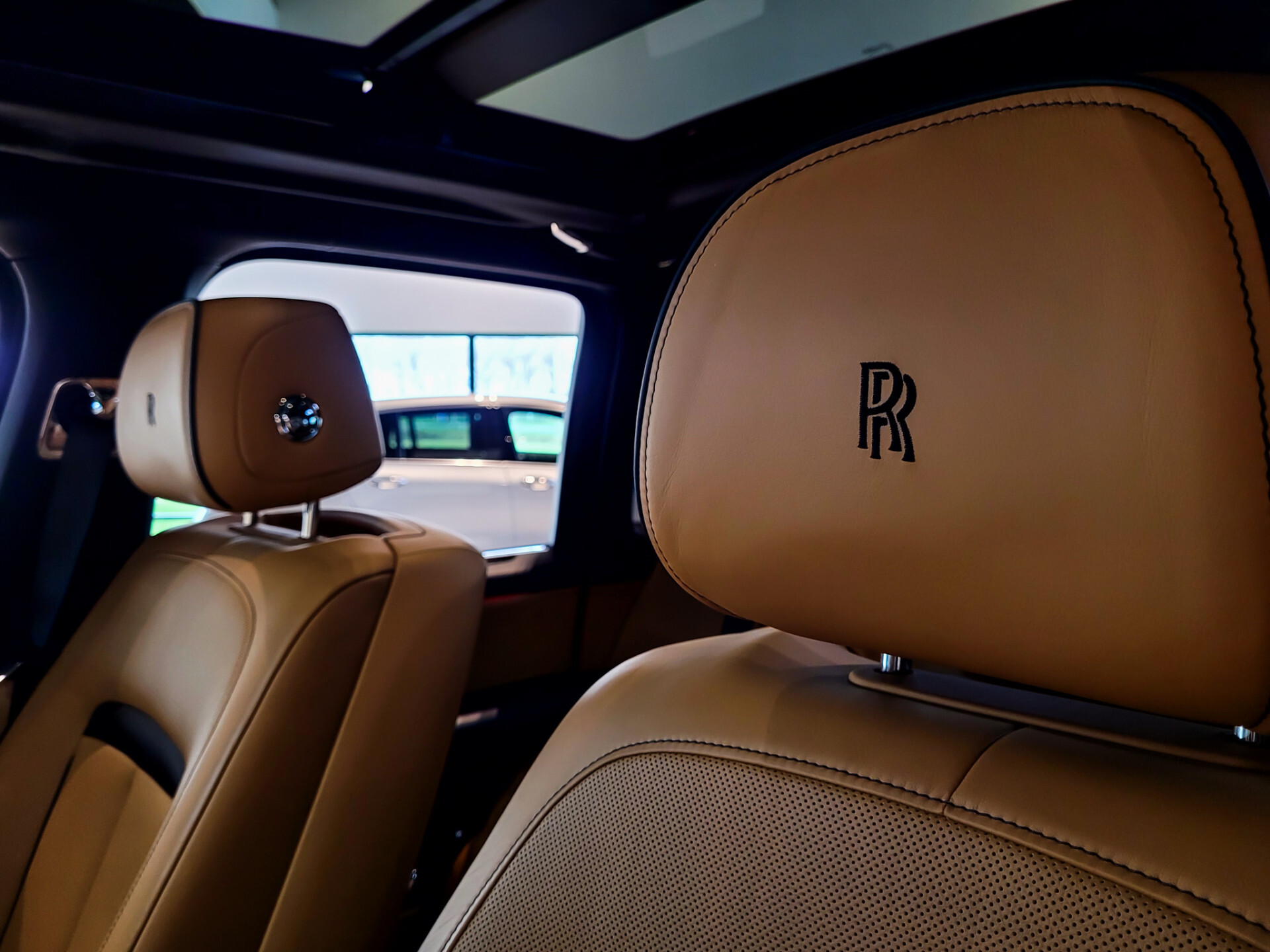Rolls-Royce Cullinan 6.75 V12 Driving Assistant | Entertainment | Klaptafels | Panorama | Sterrenhemel | Mansory | 5-persoons | New Service Foto 38
