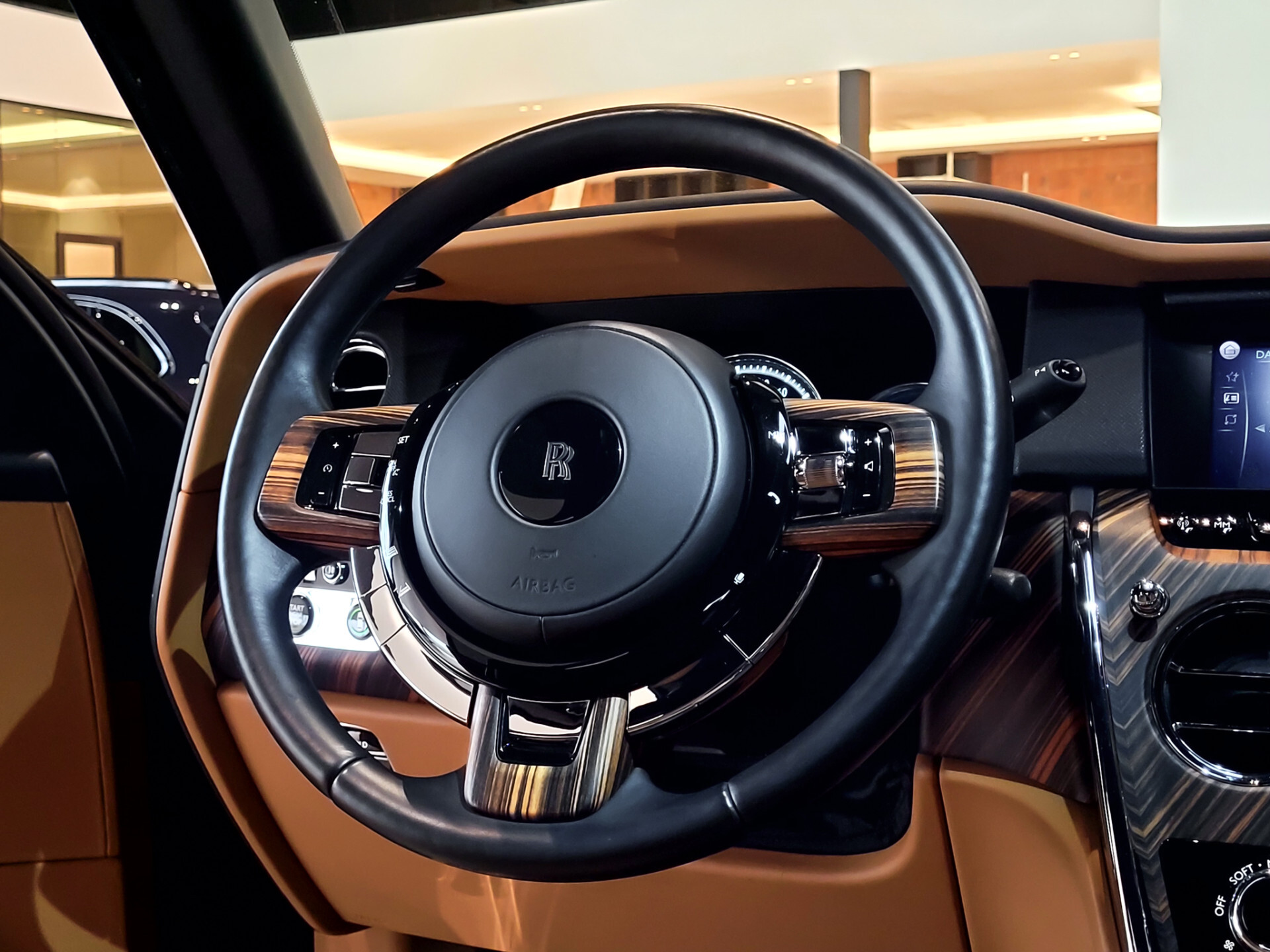 Rolls-Royce Cullinan 6.75 V12 Driving Assistant | Entertainment | Klaptafels | Panorama | Sterrenhemel | Mansory | 5-persoons | New Service Foto 40