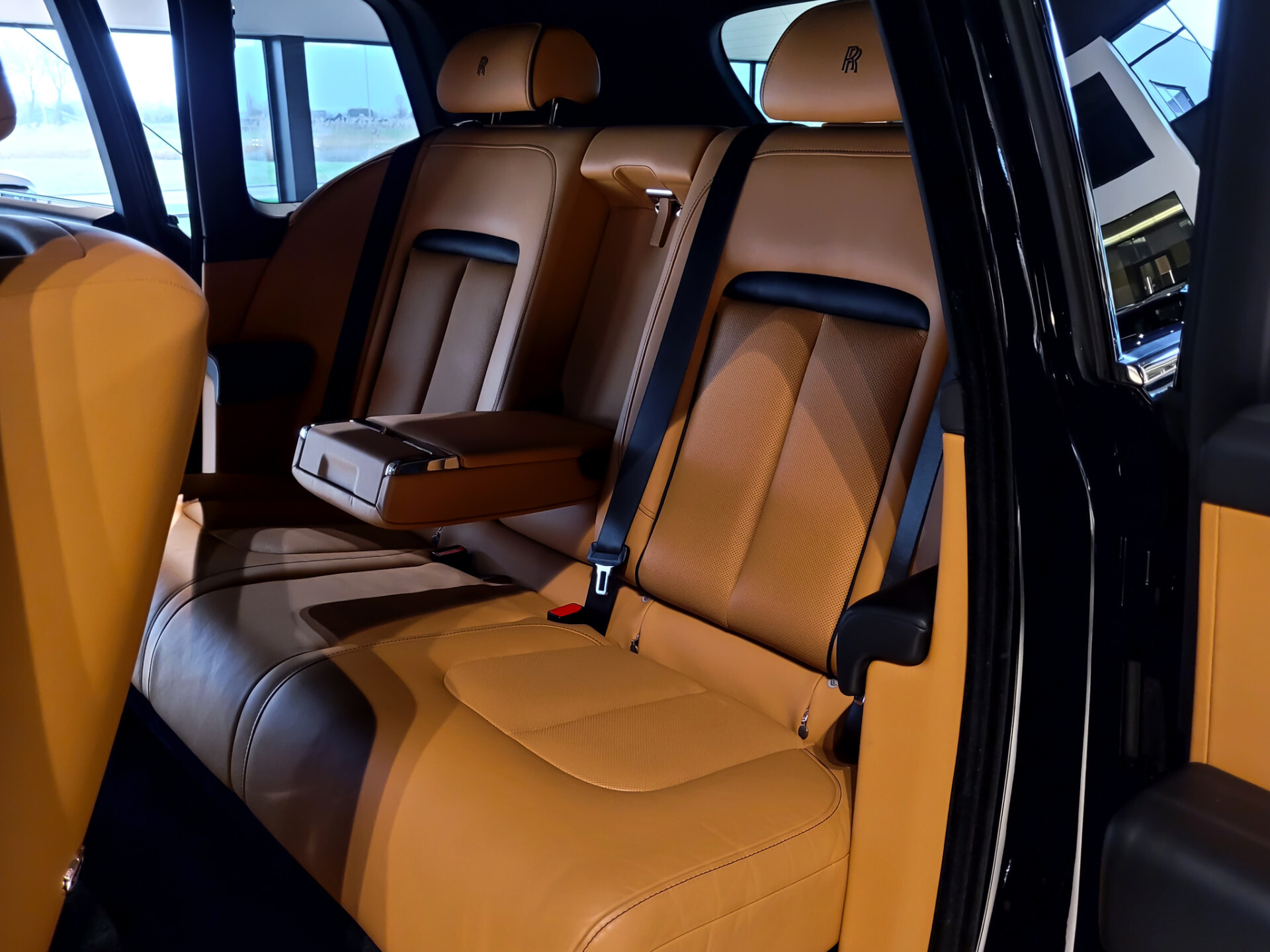 Rolls-Royce Cullinan 6.75 V12 Driving Assistant | Entertainment | Klaptafels | Panorama | Sterrenhemel | Mansory | 5-persoons | New Service Foto 41