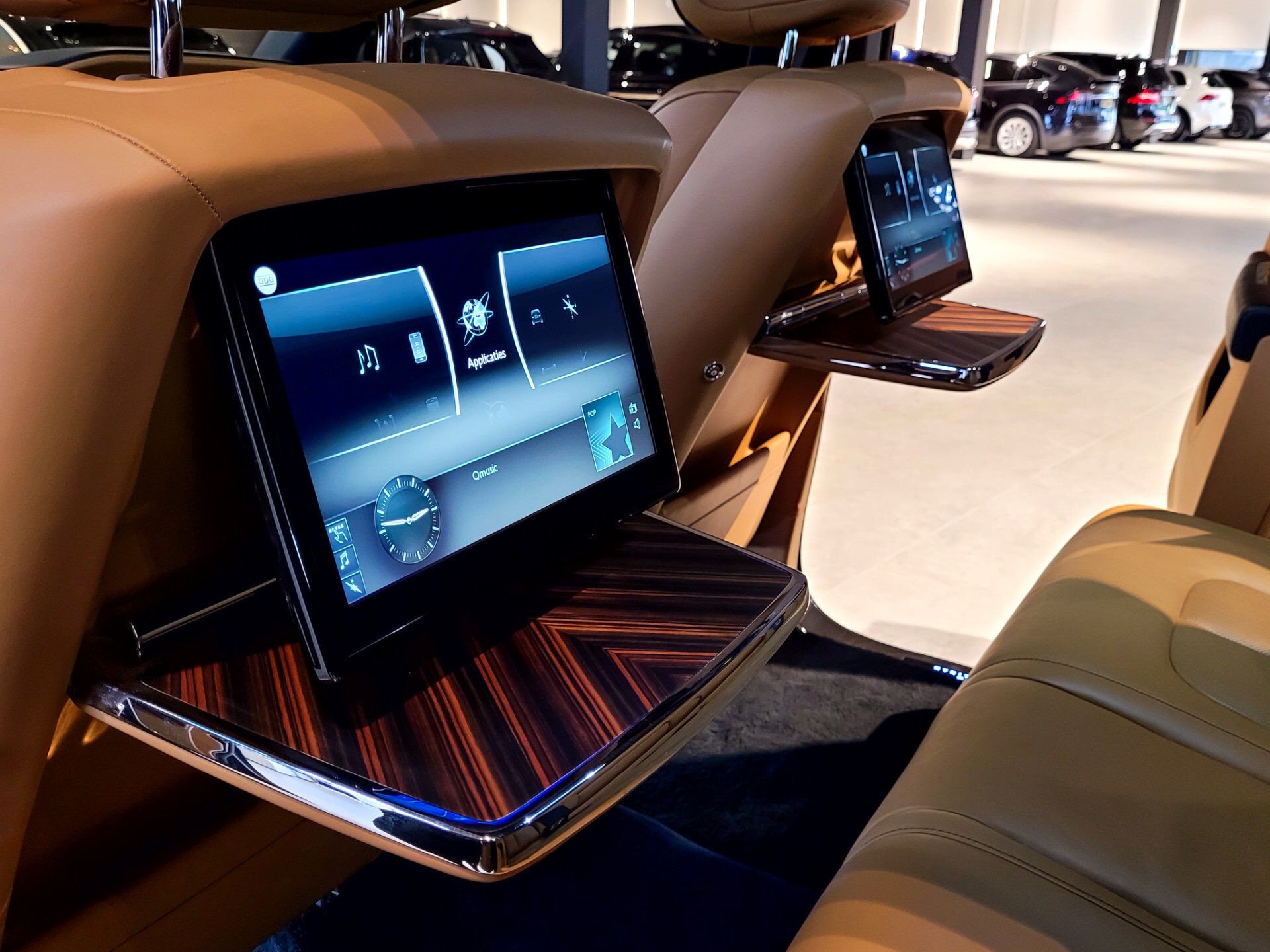 Rolls-Royce Cullinan 6.75 V12 Driving Assistant | Entertainment | Klaptafels | Panorama | Sterrenhemel | Mansory | 5-persoons | New Service Foto 42