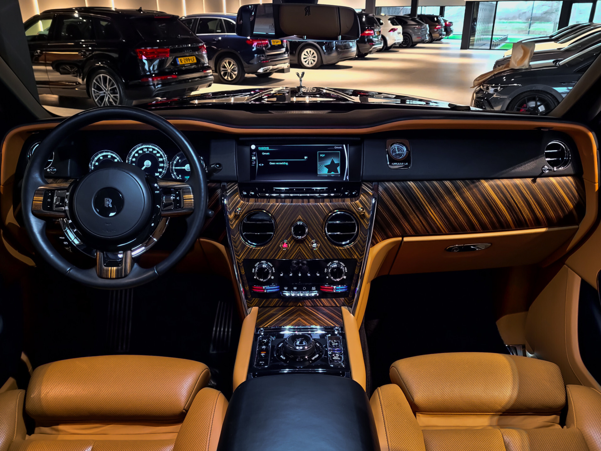 Rolls-Royce Cullinan 6.75 V12 Driving Assistant | Entertainment | Klaptafels | Panorama | Sterrenhemel | Mansory | 5-persoons | New Service Foto 5