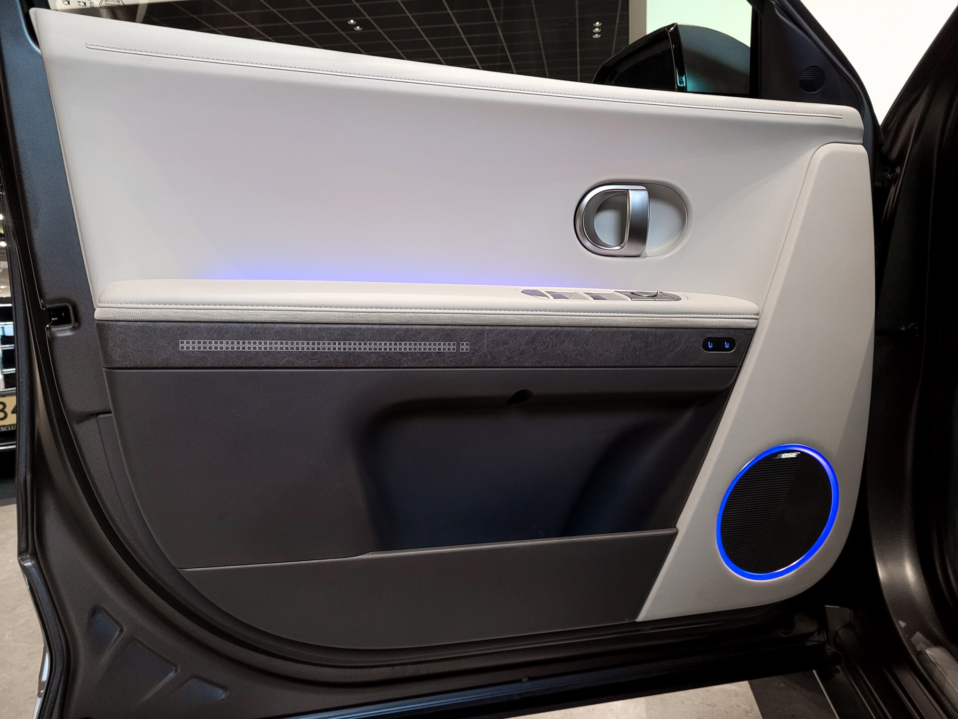 Hyundai IONIQ 5 77 kWh Lounge AWD Garantie 26-10-2029 | Nieuwprijs €63995 Foto 9