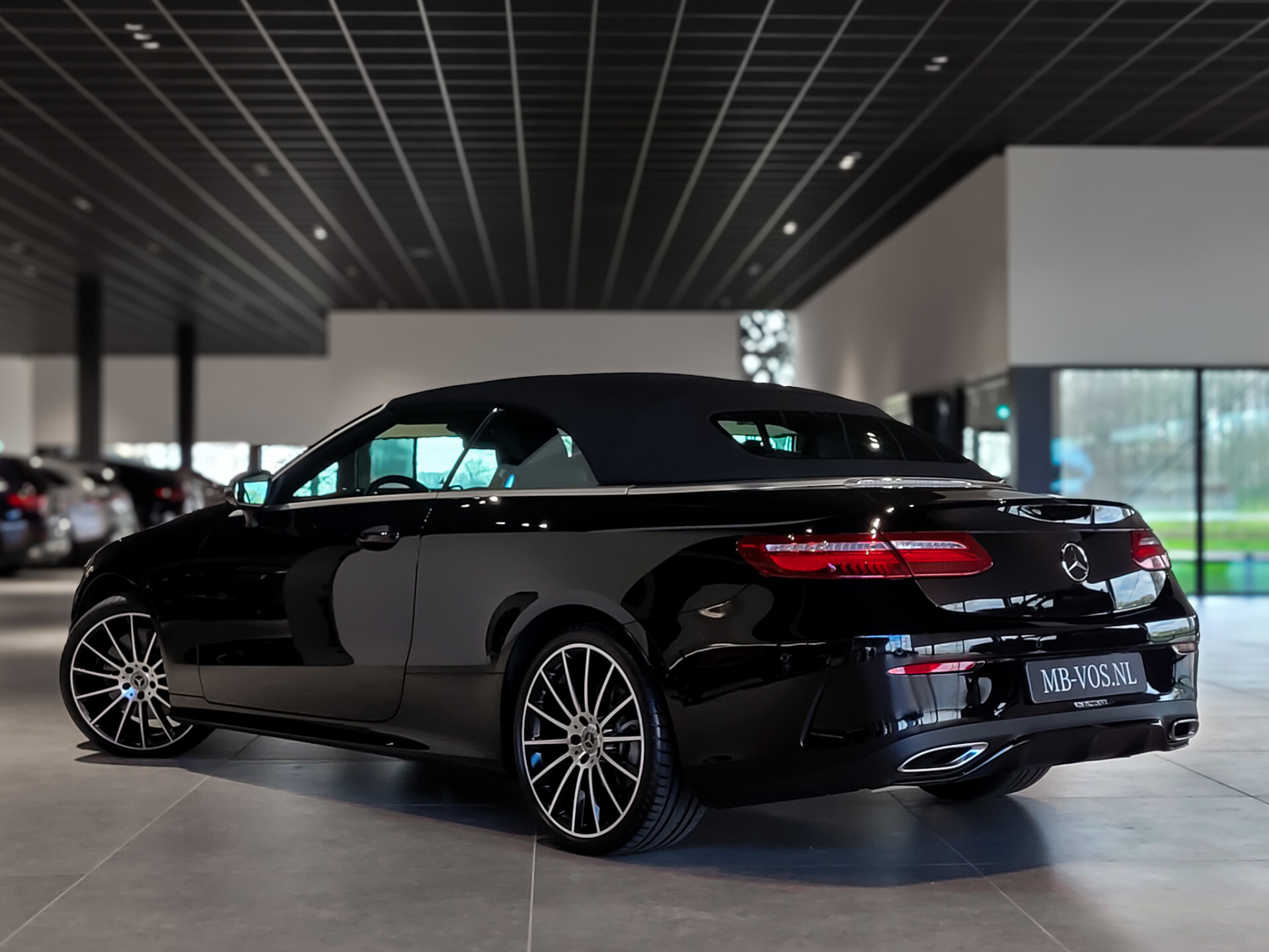 Mercedes-Benz E-Klasse Cabrio 350 AMG Night | Nappa | Rij-assistentie | Burmester | Widescreen | Mem | 20" | Dynamic Body Control Foto 4