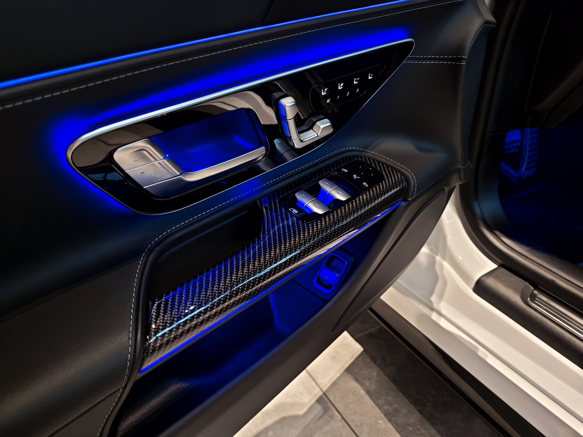 Mercedes-Benz SL-Klasse Roadster 63 4M+ Dynamic Plus | Achterasbesturing | Carbon | HUD | Night Foto 15