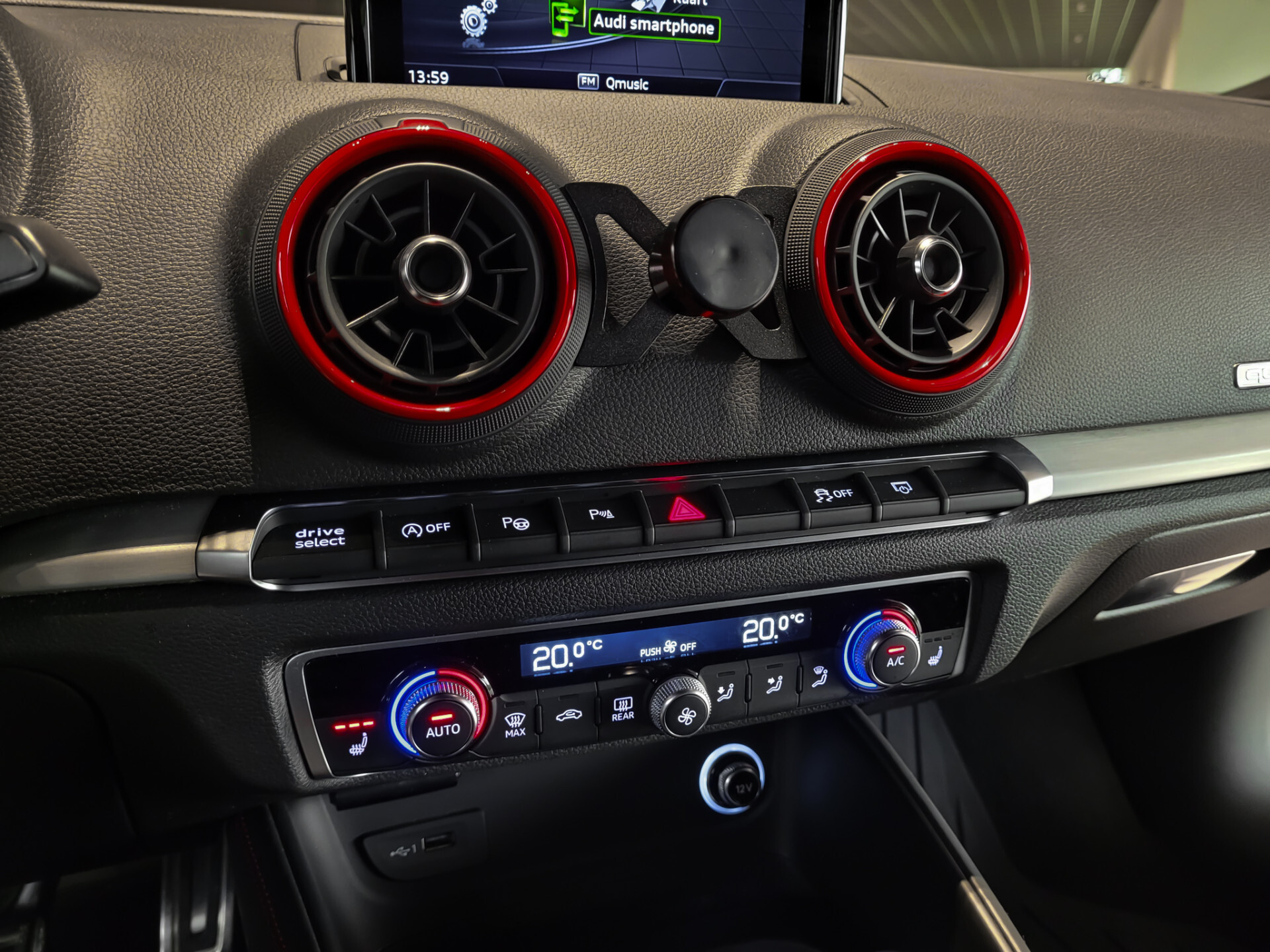 Audi S3 Sportback 2.0 TFSI Quattro Schaalstoelen | Nappaleder | Bang&Olufsen | Remus sportuitlaat | New Service Foto 21