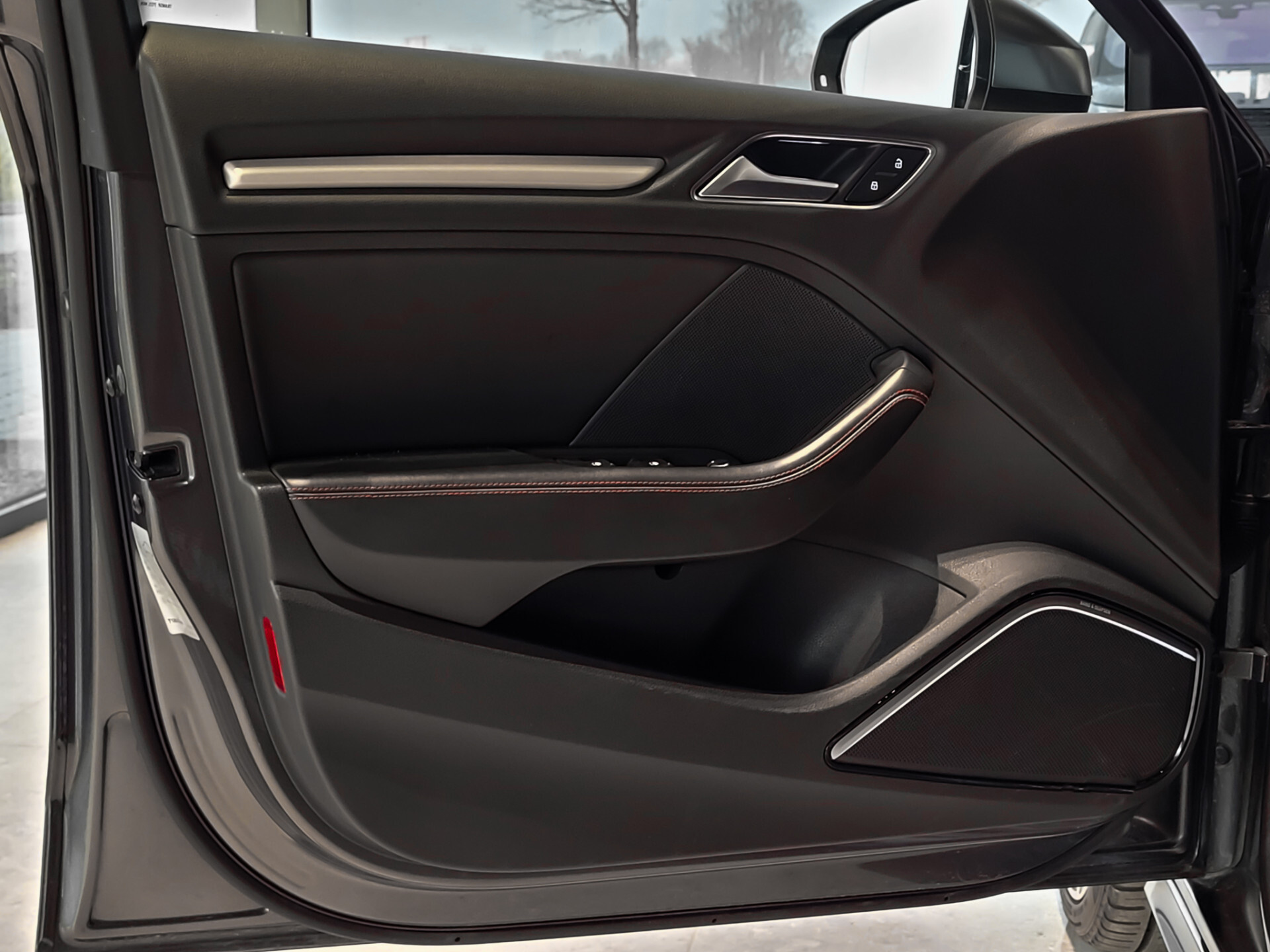 Audi S3 Sportback 2.0 TFSI Quattro Schaalstoelen | Nappaleder | Bang&Olufsen | Remus sportuitlaat | New Service Foto 8