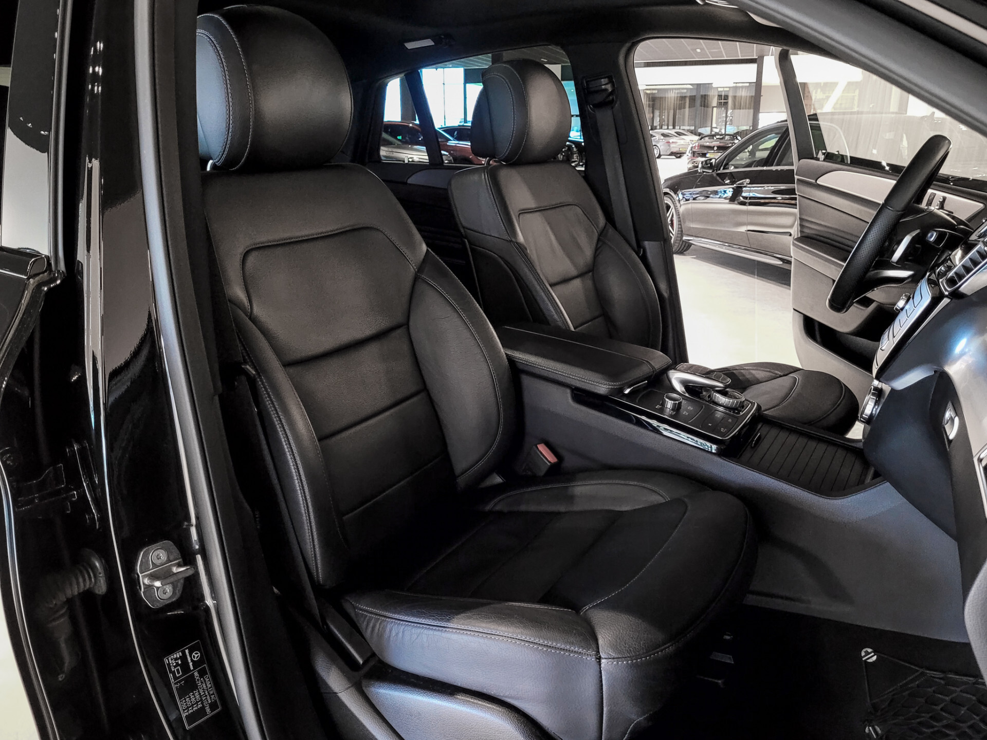 Mercedes-Benz GLE Coupé 43 AMG 4-M Panorama | Keyless | Distronic | Massage | 360 | Trekhaak Aut9 Foto 3