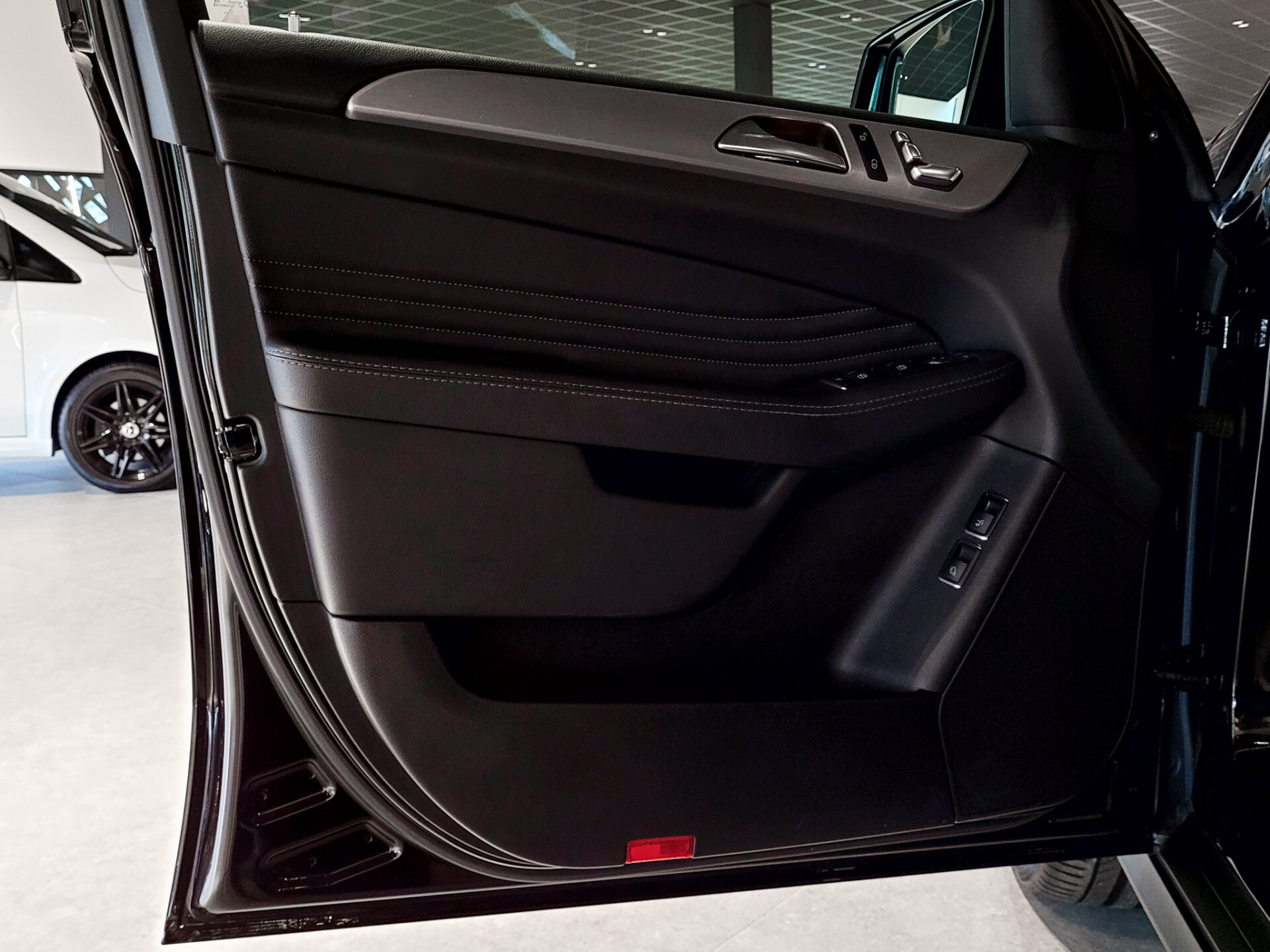 Mercedes-Benz GLE Coupé 43 AMG 4-M Panorama | Keyless | Distronic | Massage | 360 | Trekhaak Aut9 Foto 7