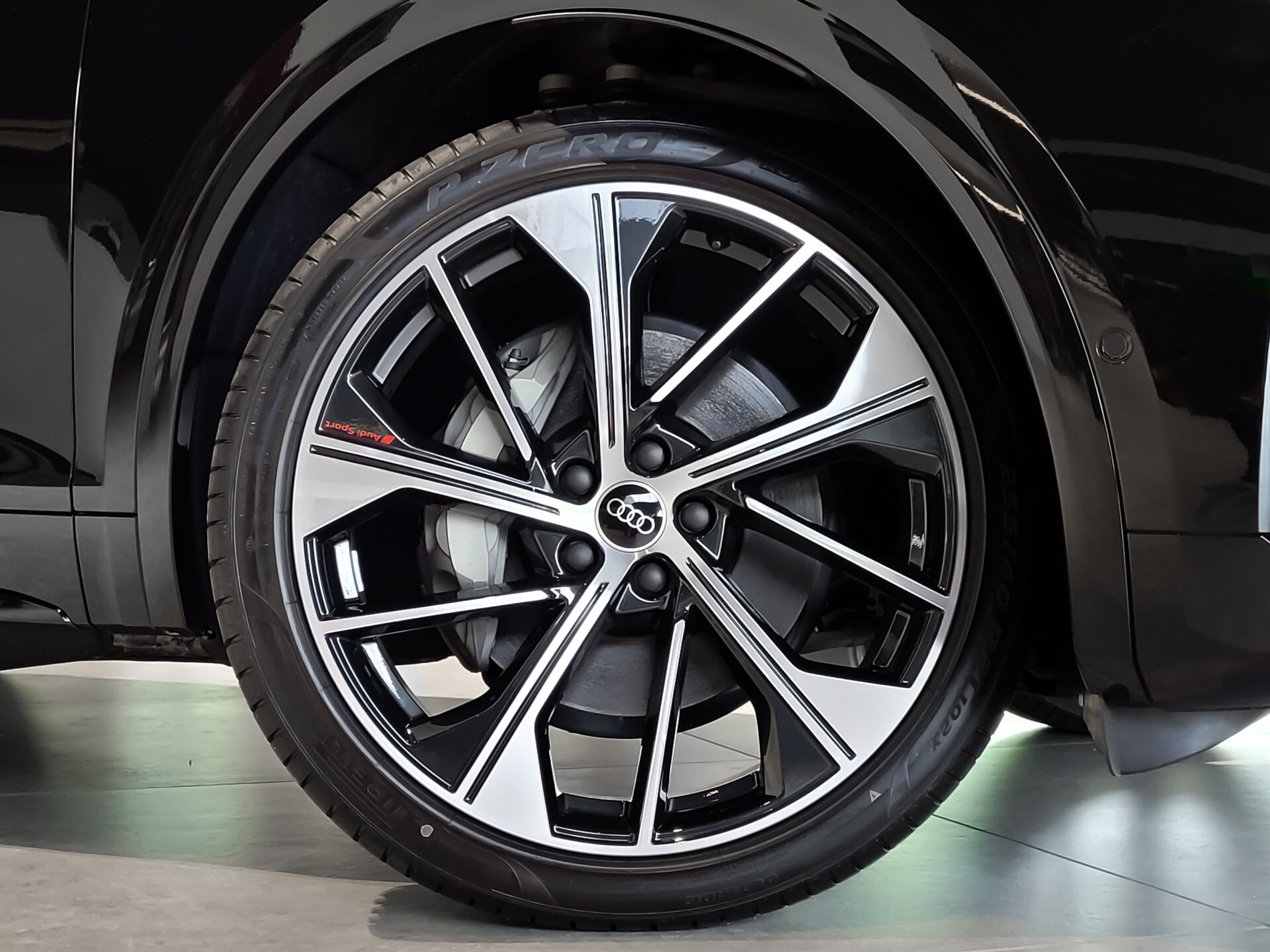 Audi Q5 Sportback 55 TFSI e Quattro S edition Luchtvering | Panorama | Keyless | Nappa | Trekhaak | Nieuwprijs €103268 Foto 41