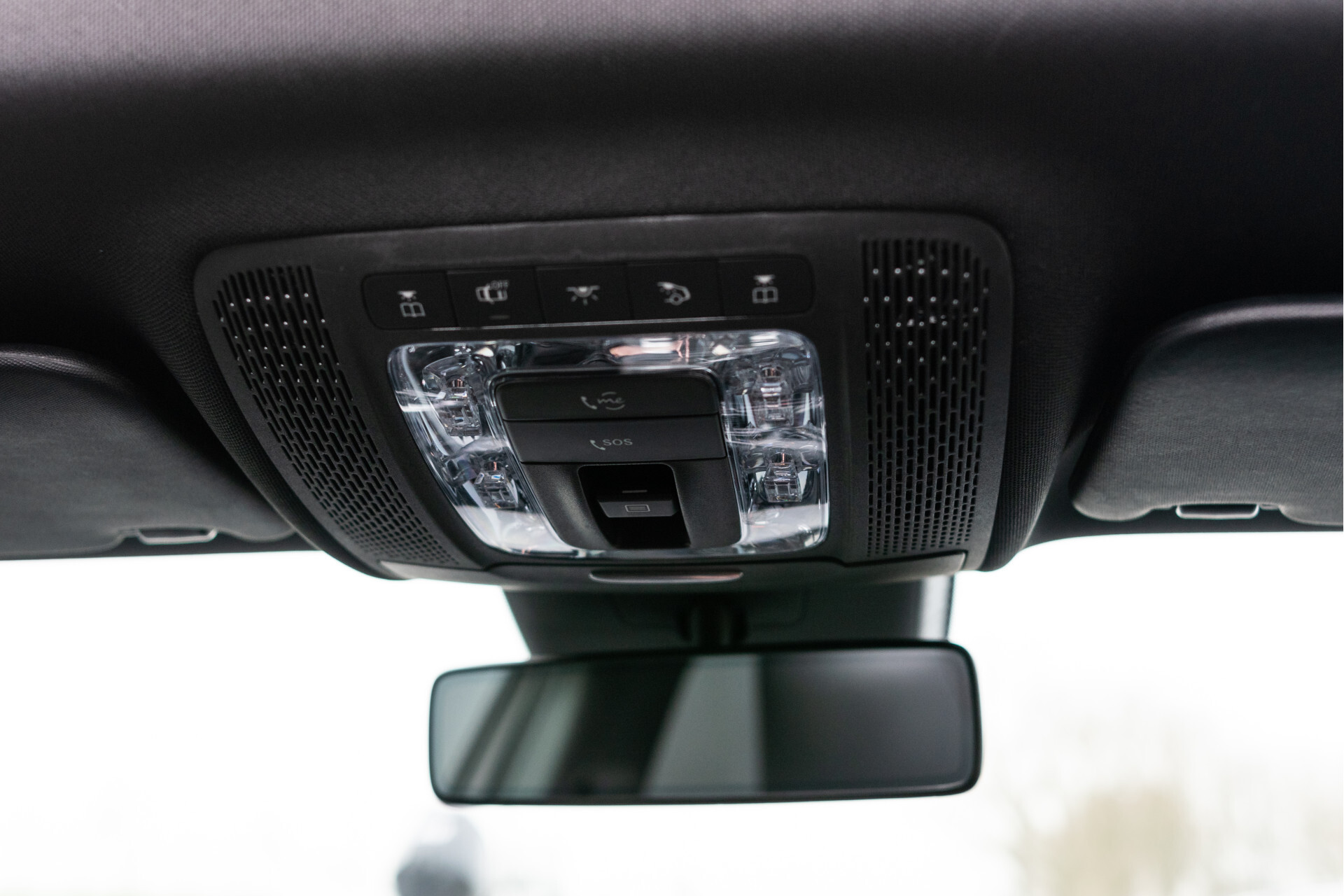 Mercedes-Benz A-Klasse 180 d AMG Night | Panorama | MBUX | Trekhaak | LED | Verw-stoelen | New Service Foto 25