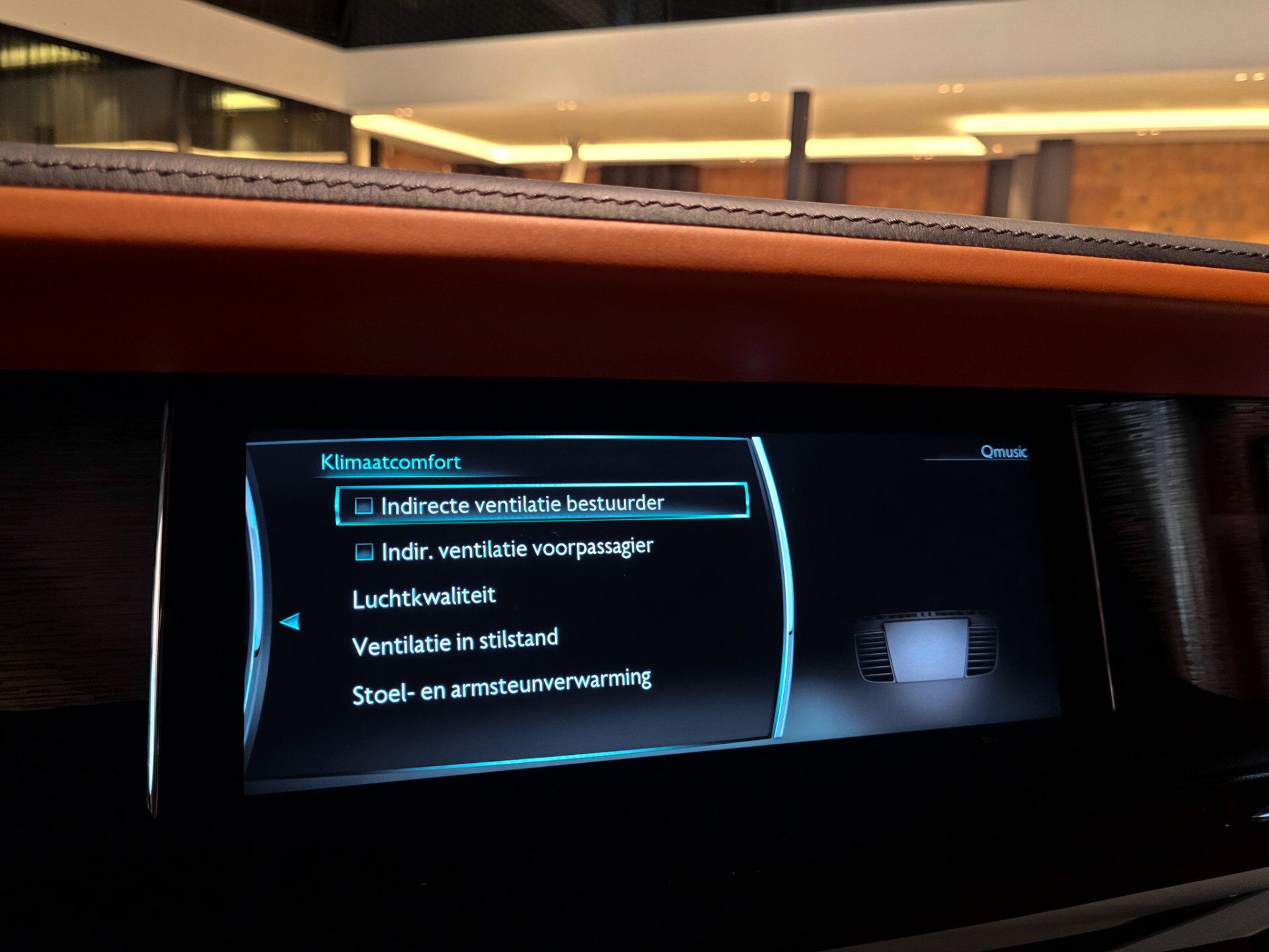 Rolls-Royce Phantom VIII 6.7 V12 Starlight | Coachline | Entertainment | Picknick | Bespoke Foto 22