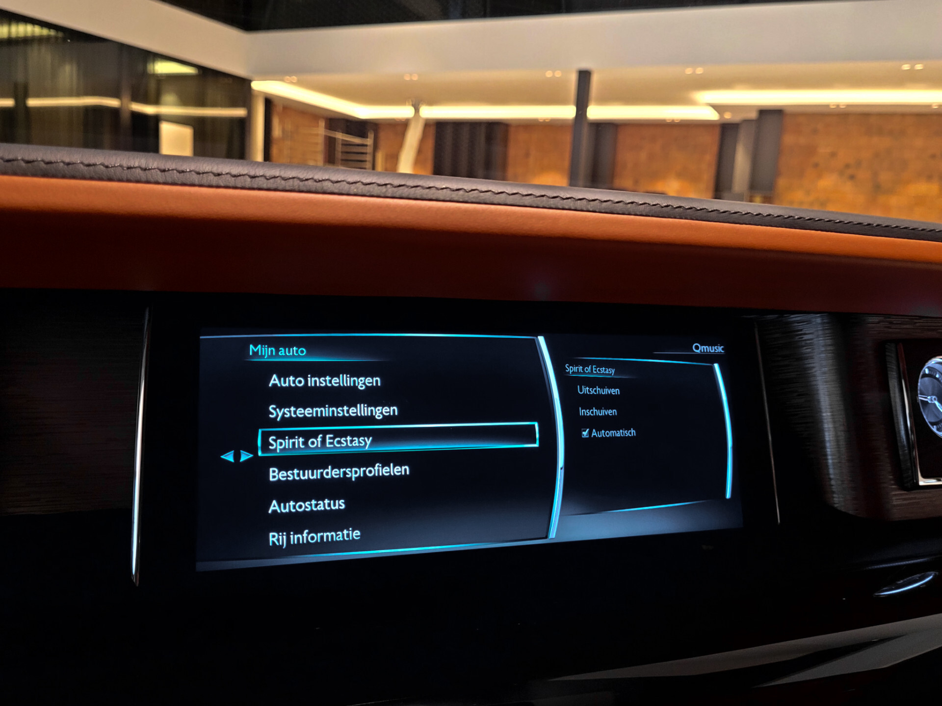 Rolls-Royce Phantom VIII 6.7 V12 Starlight | Coachline | Entertainment | Picknick | Bespoke Foto 28