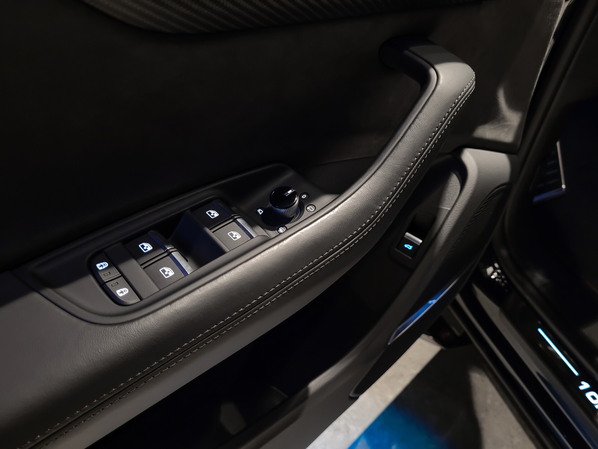 Audi Q8 4.0 TFSI RS Q8 R ABT 1 of 125 Carbon | FULL OPTIONS Foto 12