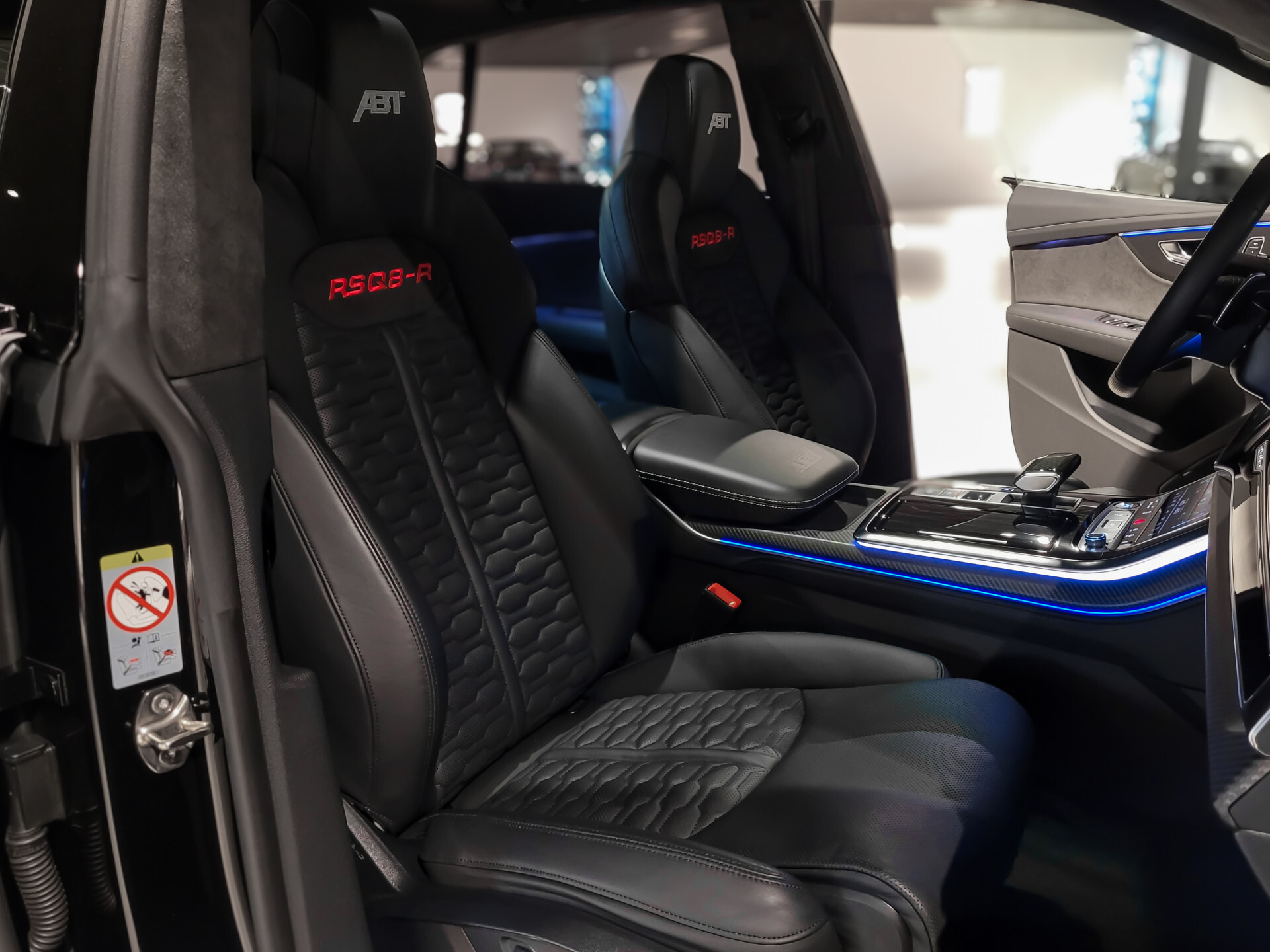 Audi Q8 4.0 TFSI RS Q8 R ABT 1 of 125 Carbon | FULL OPTIONS Foto 3