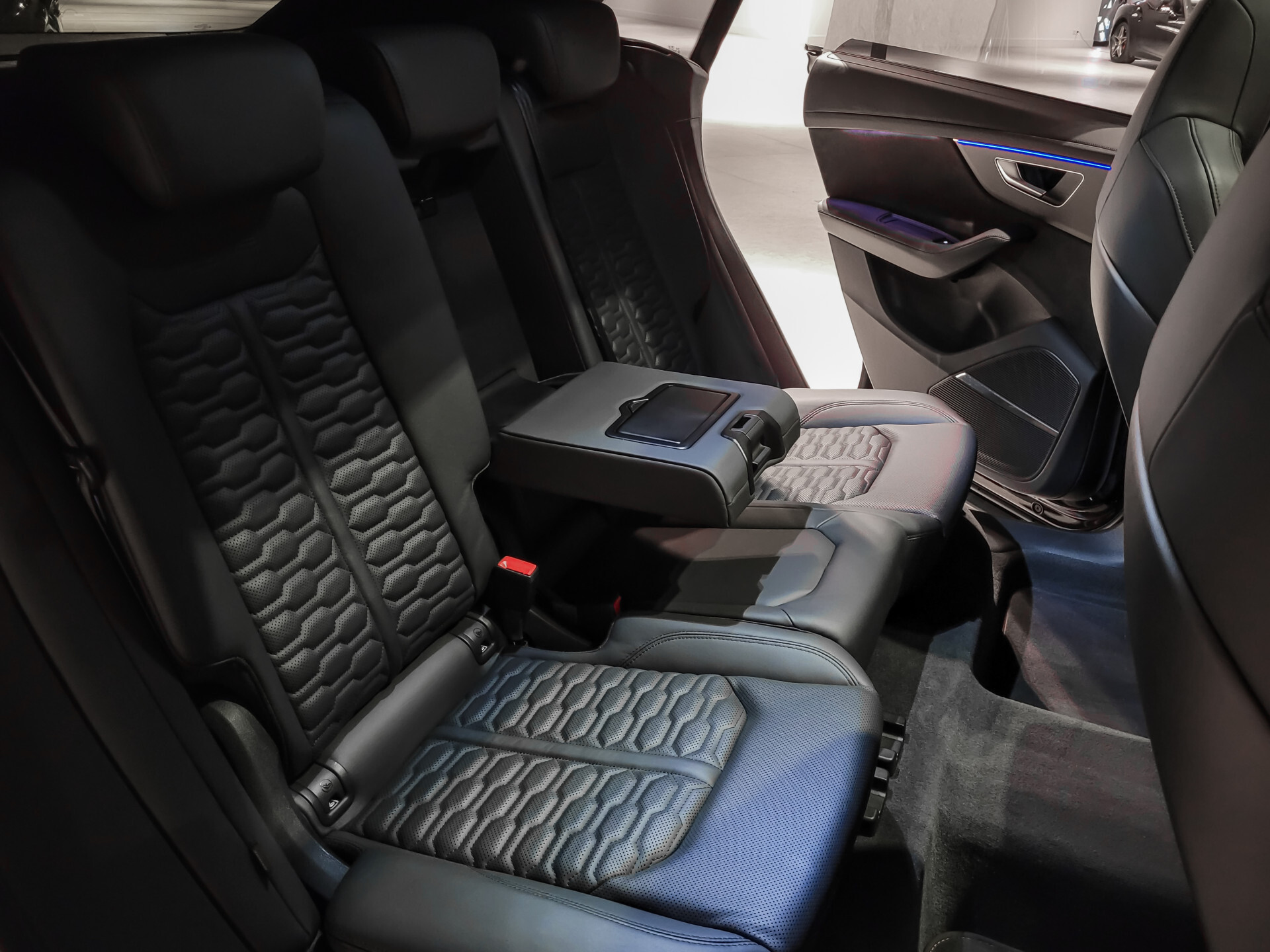 Audi Q8 4.0 TFSI RS Q8 R ABT 1 of 125 Carbon | FULL OPTIONS Foto 4