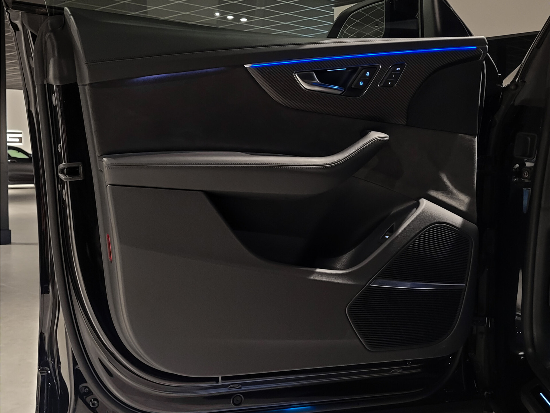 Audi Q8 4.0 TFSI RS Q8 R ABT 1 of 125 Carbon | FULL OPTIONS Foto 7