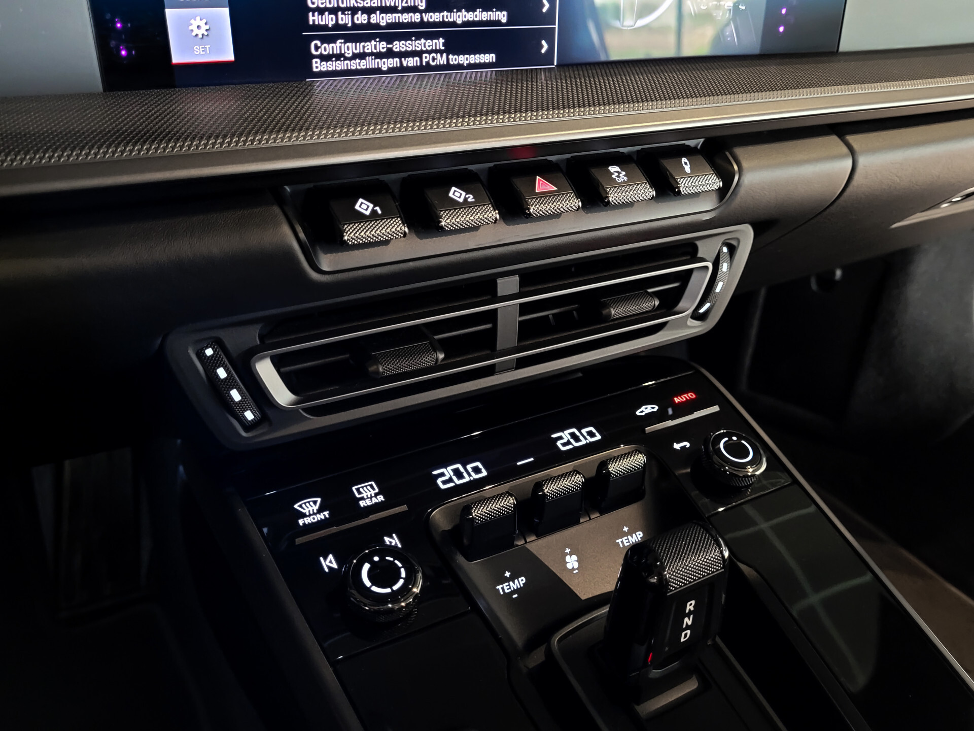 Porsche 911 Cabrio 3.0 Carrera 4 S Sport Design nieuwstaat Foto 15