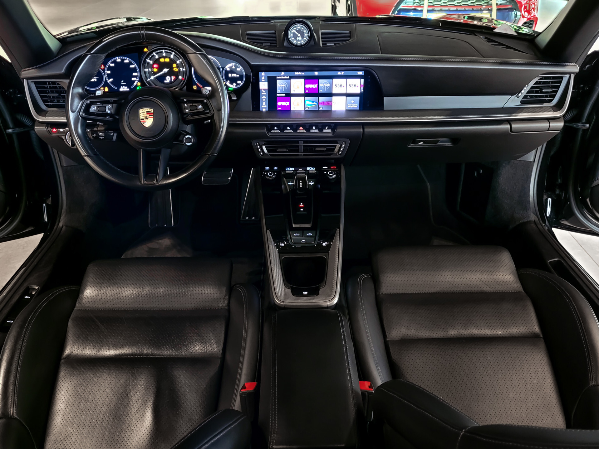 Porsche 911 Cabrio 3.0 Carrera 4 S Sport Design nieuwstaat Foto 17