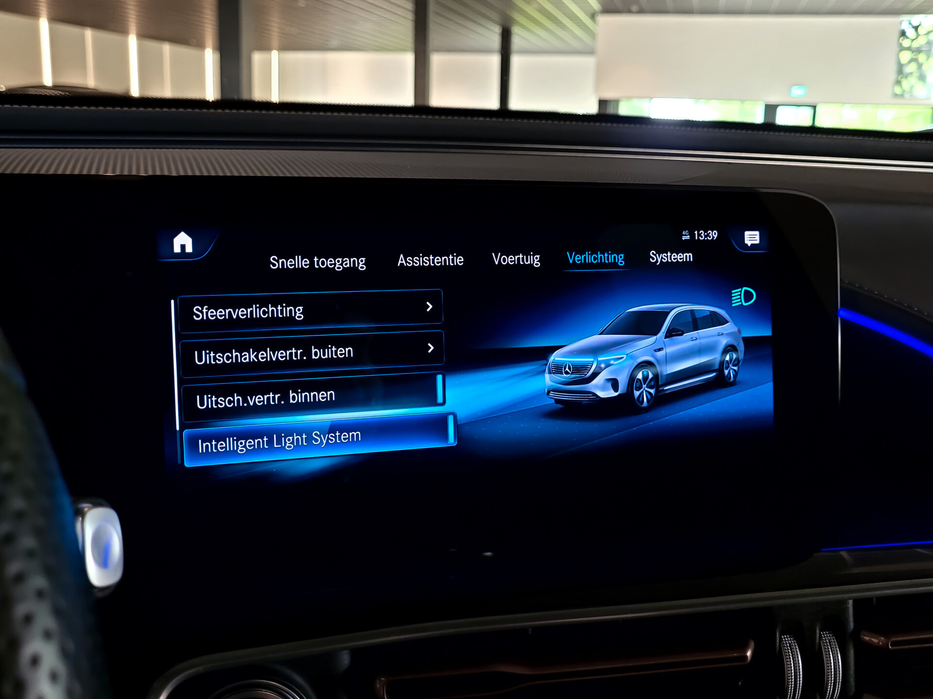 Mercedes-Benz EQC 400 4-M 80 kWh Schuif/kanteldak | MBUX | 360 camera | Soundsystem | MULTIBEAM LED | DAB Foto 22