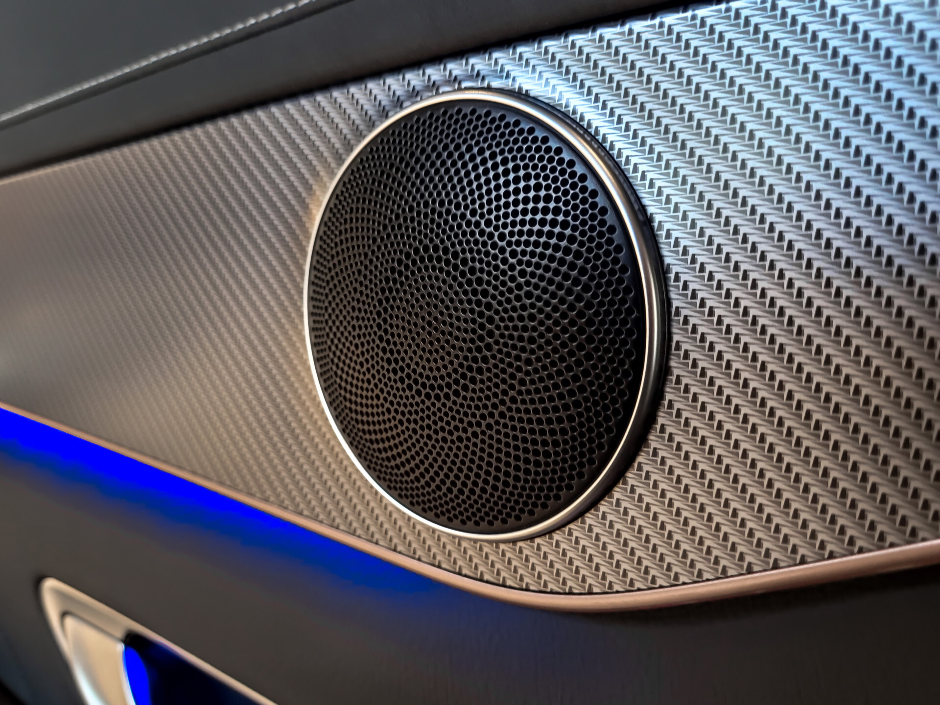 Mercedes-Benz EQC 400 4-M 80 kWh Schuif/kanteldak | MBUX | 360 camera | Soundsystem | MULTIBEAM LED | DAB Foto 27