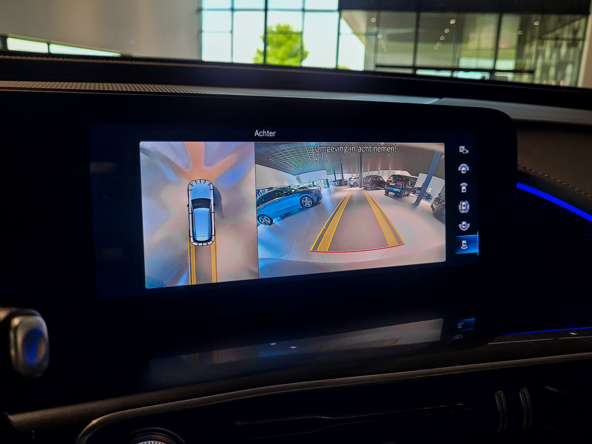 Mercedes-Benz EQC 400 4-M 80 kWh Schuif/kanteldak | MBUX | 360 camera | Soundsystem | MULTIBEAM LED | DAB Foto 30