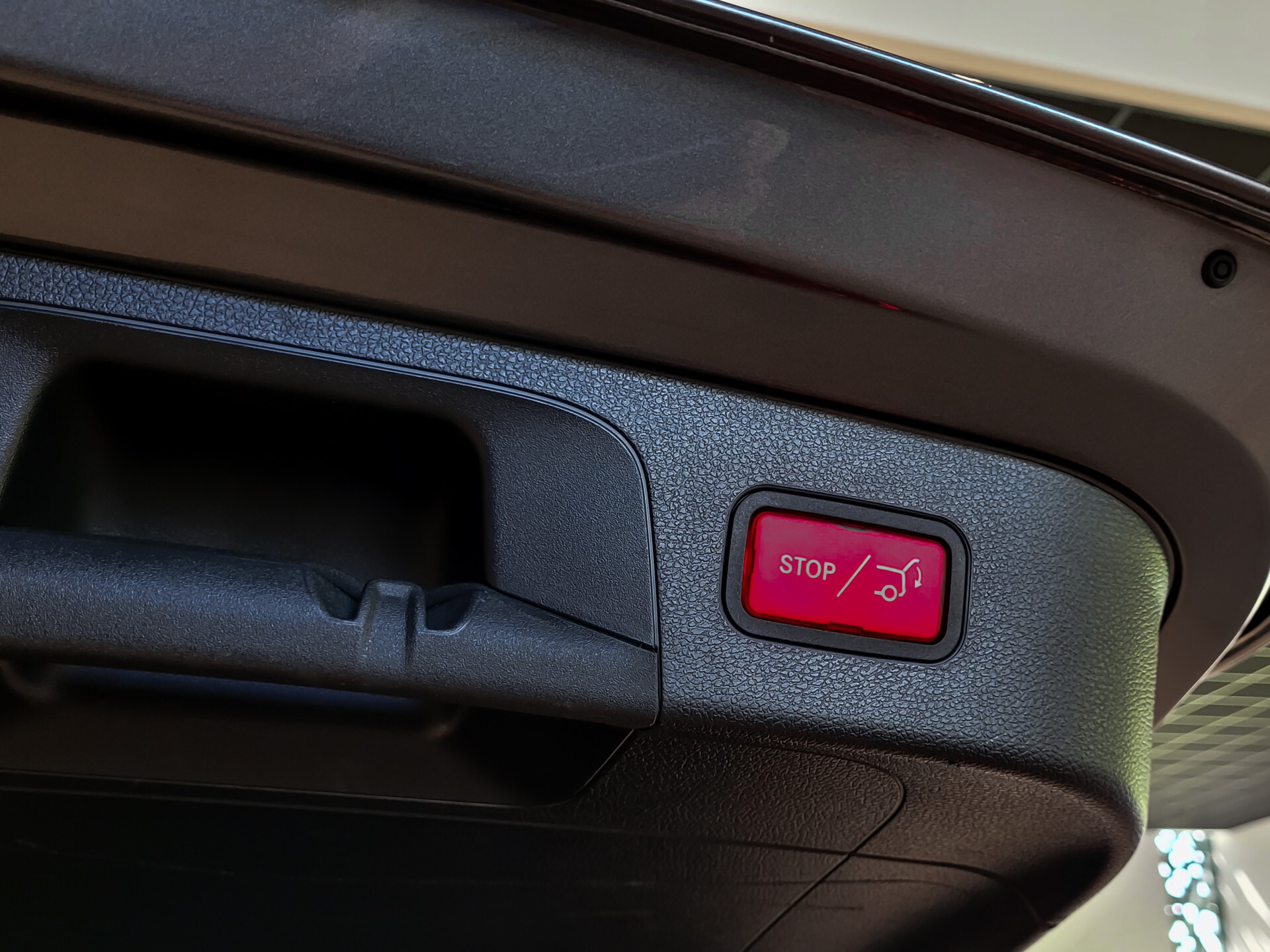 Mercedes-Benz EQC 400 4-M 80 kWh Schuif/kanteldak | MBUX | 360 camera | Soundsystem | MULTIBEAM LED | DAB Foto 35