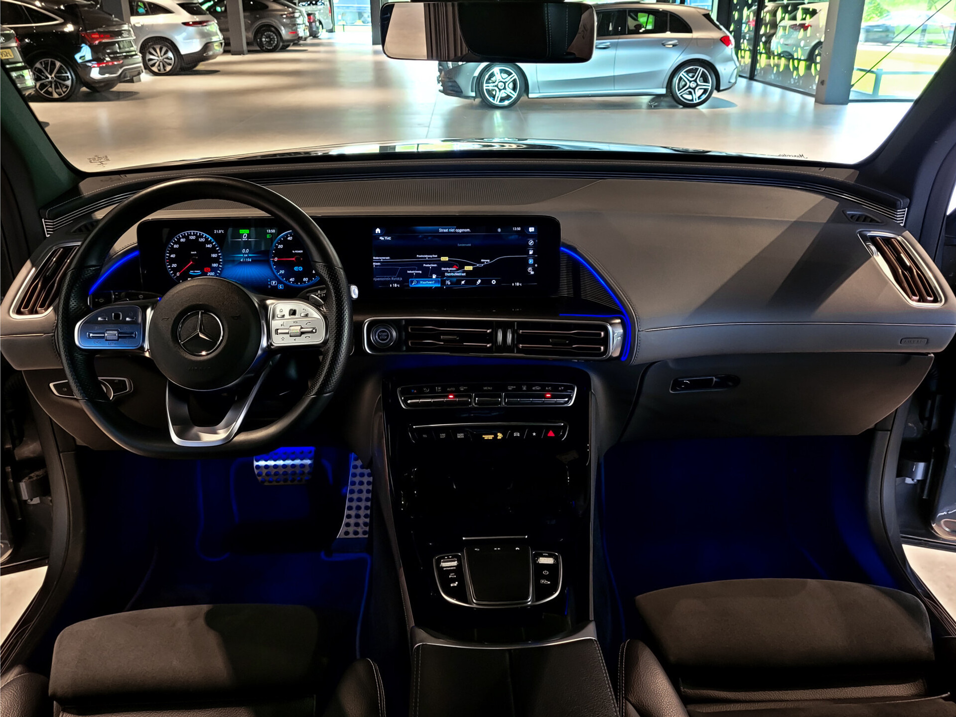 Mercedes-Benz EQC 400 4-M 80 kWh Schuif/kanteldak | MBUX | 360 camera | Soundsystem | MULTIBEAM LED | DAB Foto 5