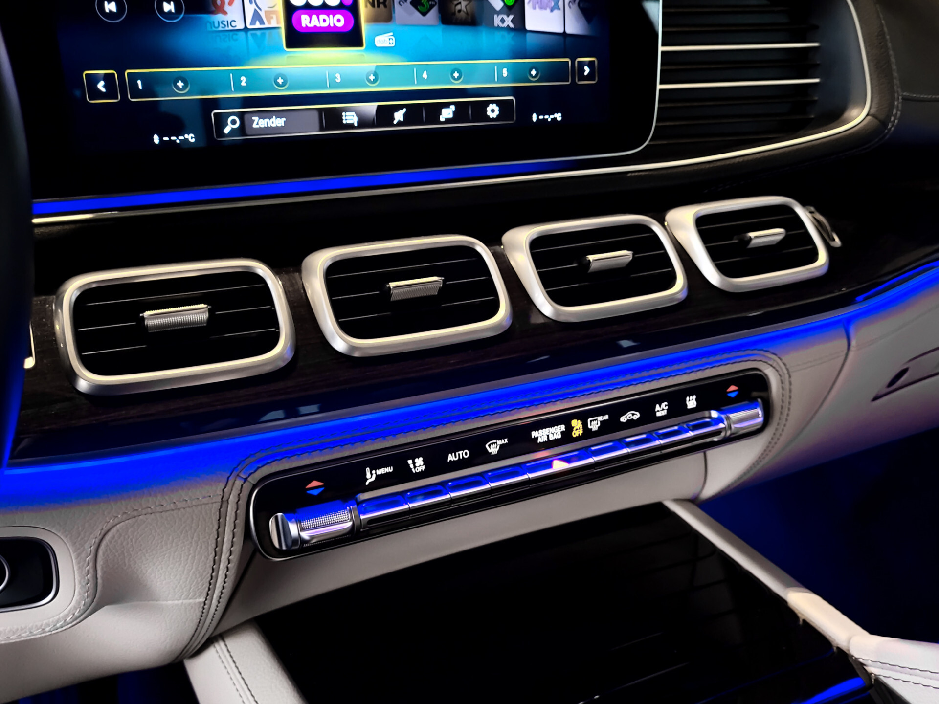 Mercedes-Benz GLE Coupé 350 e 4-M AMG Luchtvering | 22" | Panorama | Stoelkoeling | Mem | Burmester | Keyless | Distronic | Treeplanken | Panamericana Foto 16