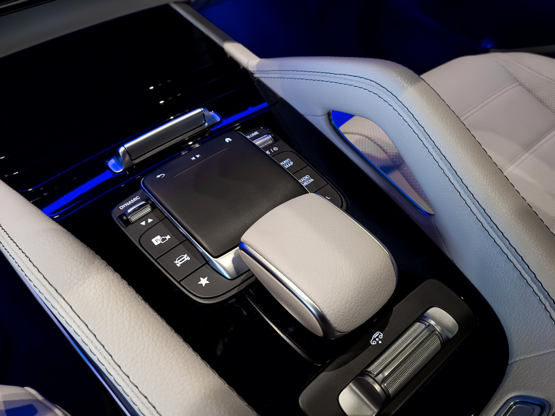Mercedes-Benz GLE Coupé 350 e 4-M AMG Luchtvering | 22" | Panorama | Stoelkoeling | Mem | Burmester | Keyless | Distronic | Treeplanken | Panamericana Foto 18