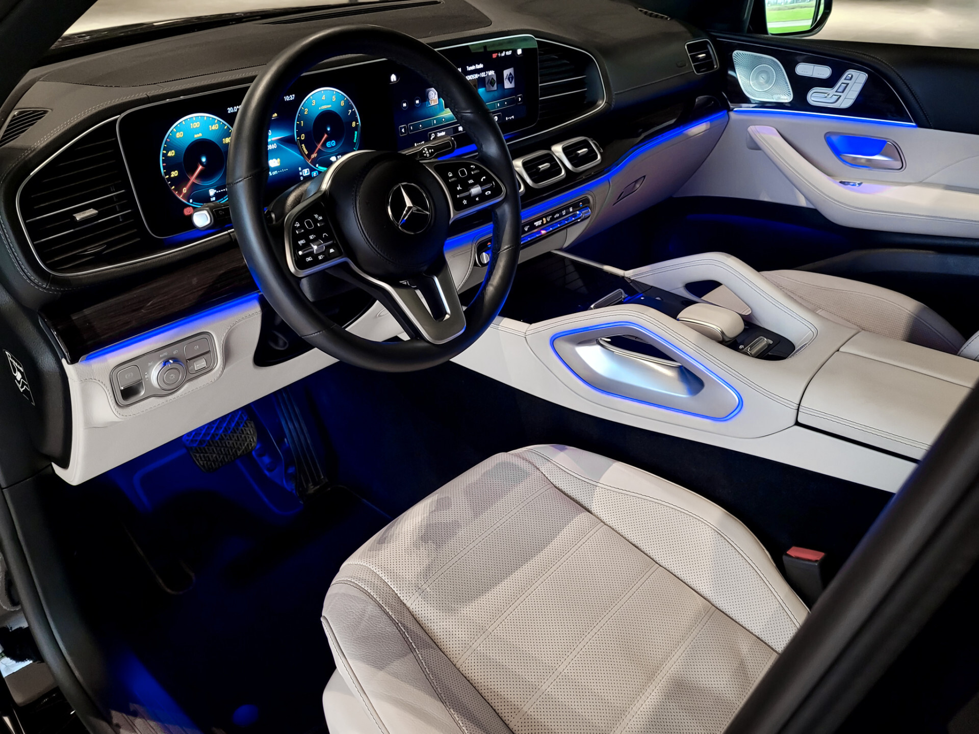 Mercedes-Benz GLE Coupé 350 e 4-M AMG Luchtvering | 22" | Panorama | Stoelkoeling | Mem | Burmester | Keyless | Distronic | Treeplanken | Panamericana Foto 20