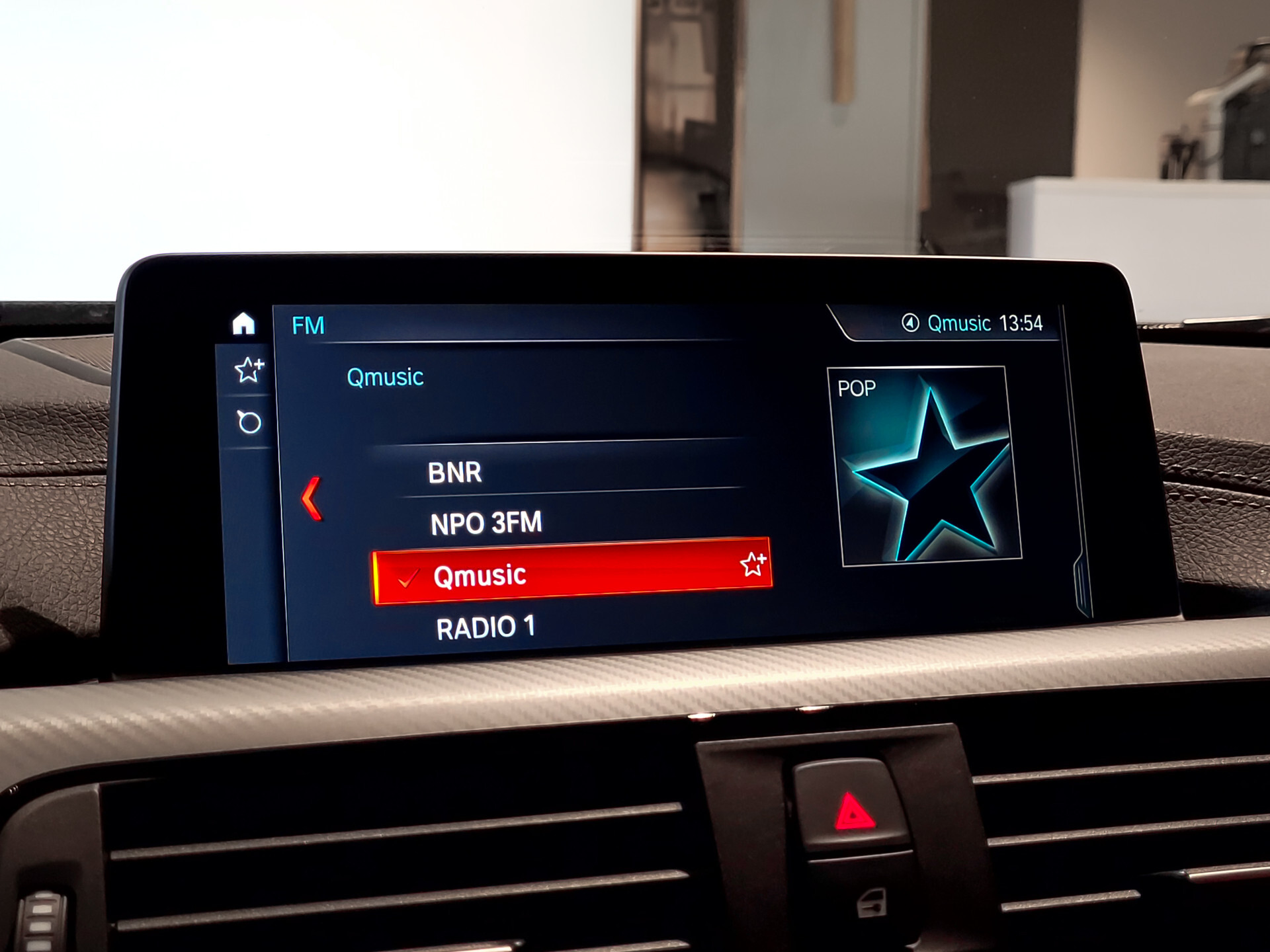 BMW 3 Serie 318i Edition M Sport Shadow High Executive Camera | Hifi | Dab | 18" | ECC | LED | Korralrot leder Foto 11