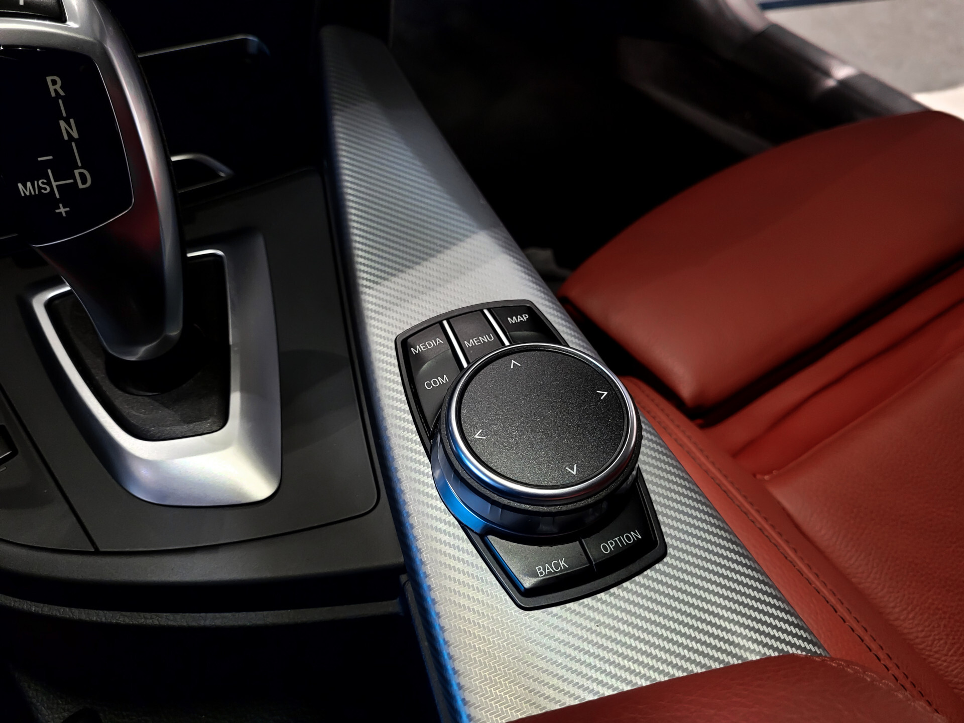 BMW 3 Serie 318i Edition M Sport Shadow High Executive Camera | Hifi | Dab | 18" | ECC | LED | Korralrot leder Foto 20