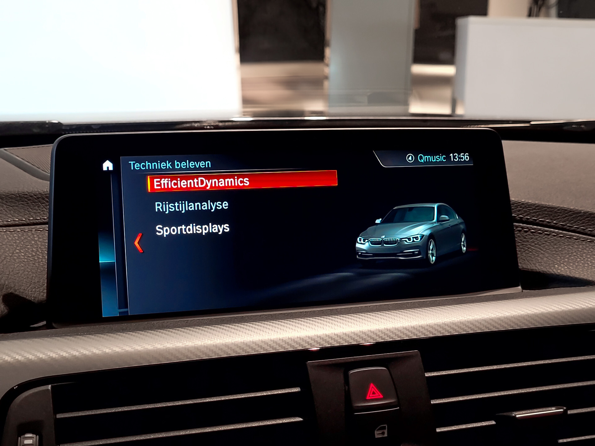 BMW 3 Serie 318i Edition M Sport Shadow High Executive Camera | Hifi | Dab | 18" | ECC | LED | Korralrot leder Foto 21