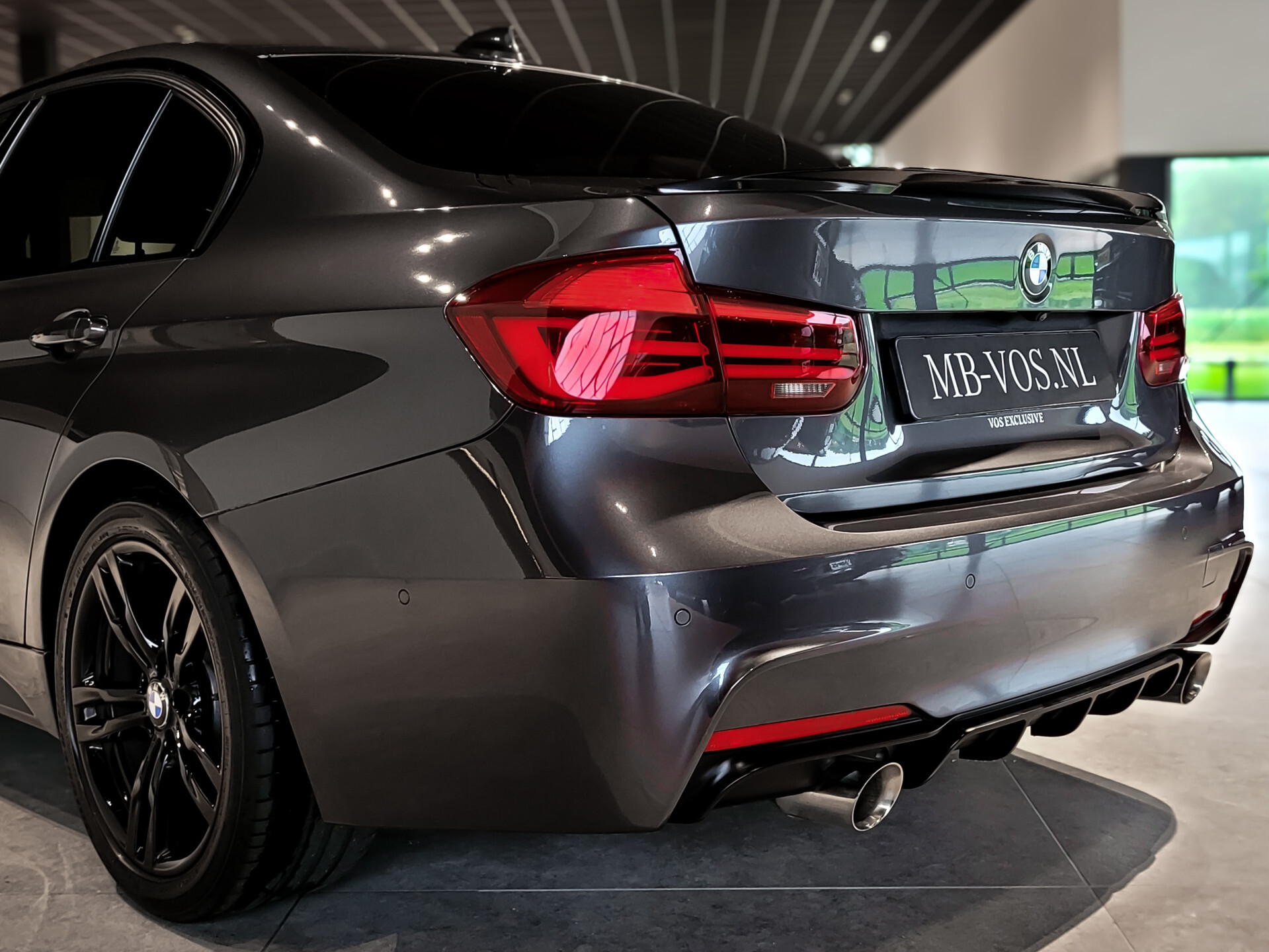 BMW 3 Serie 318i Edition M Sport Shadow High Executive Camera | Hifi | Dab | 18" | ECC | LED | Korralrot leder Foto 27