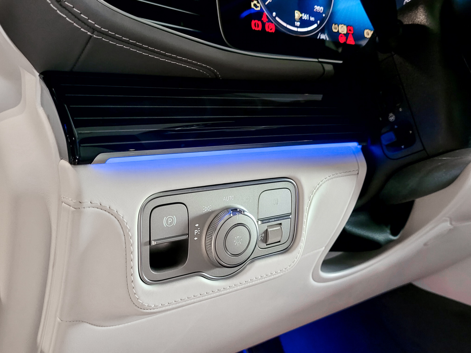 Mercedes-Benz GLS Maybach 600 4-M Manufaktur Crystal White | Full Options Foto 16