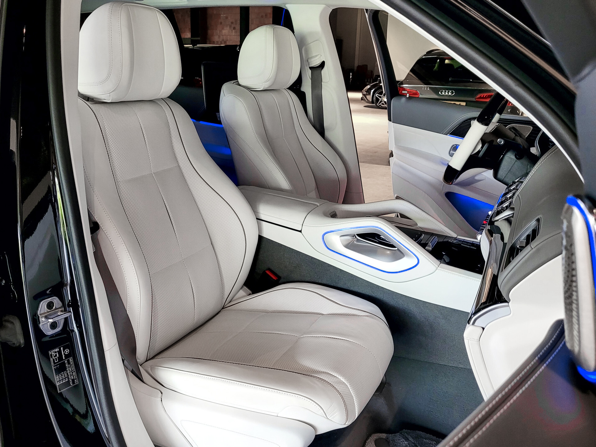 Mercedes-Benz GLS Maybach 600 4-M Manufaktur Crystal White | Full Options Foto 3