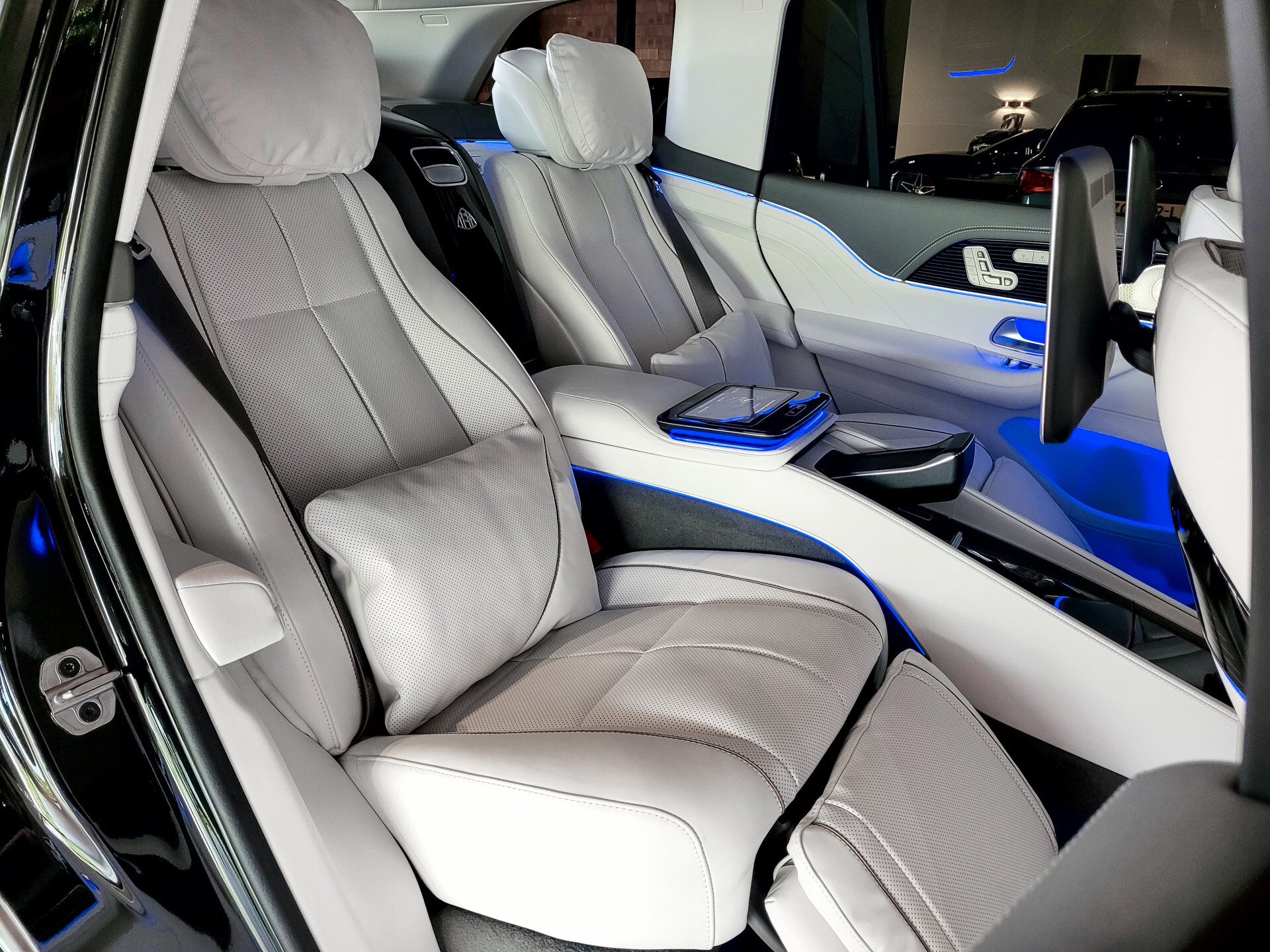 Mercedes-Benz GLS Maybach 600 4-M Manufaktur Crystal White | Full Options Foto 4